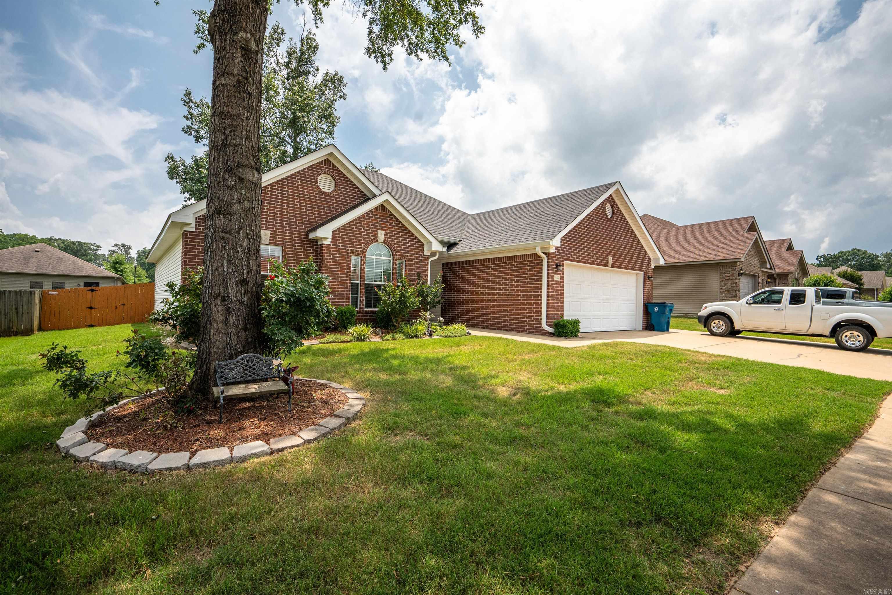 EMERALD VALLEY - Residential