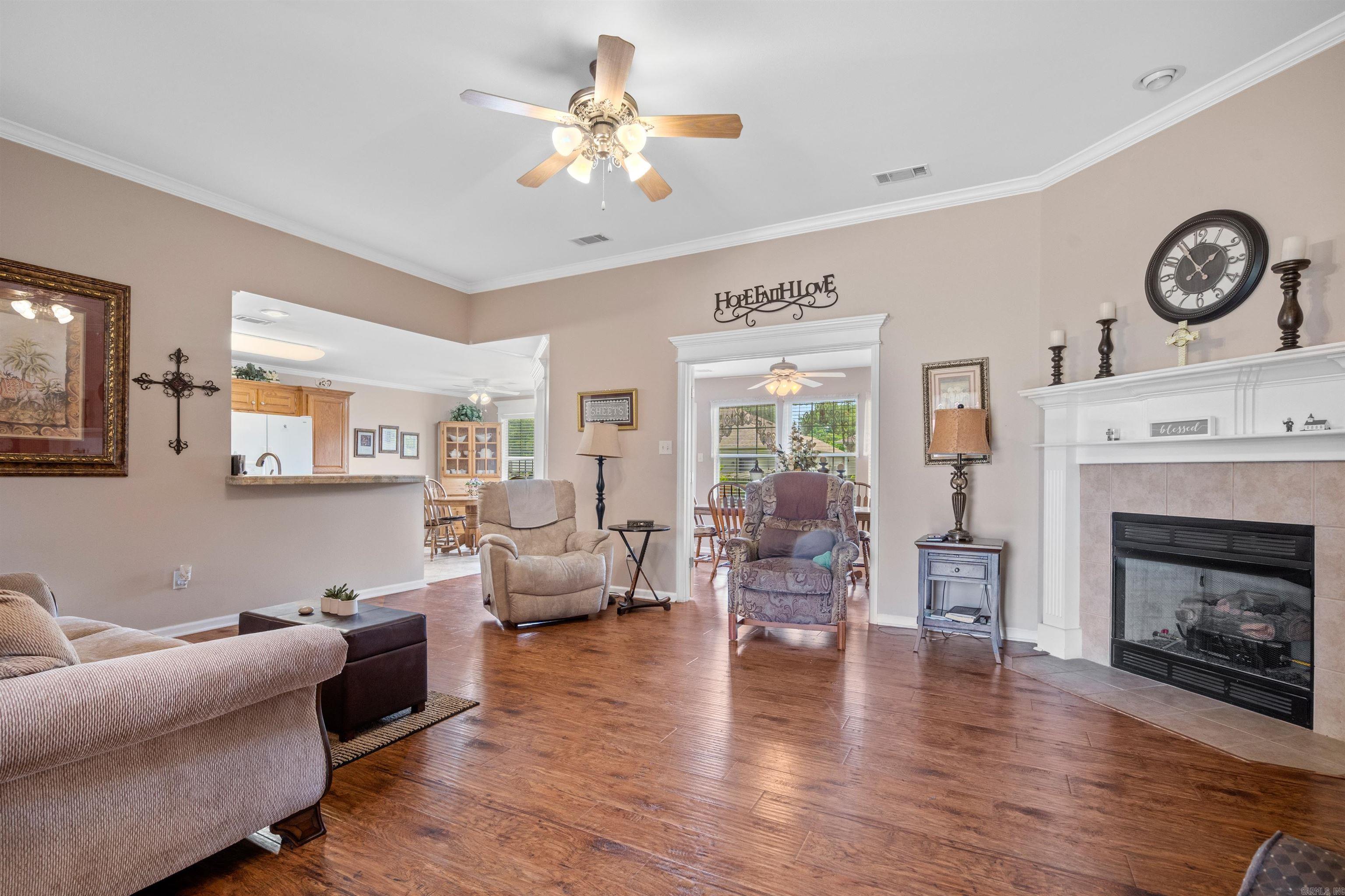 EMERALD VALLEY - Residential