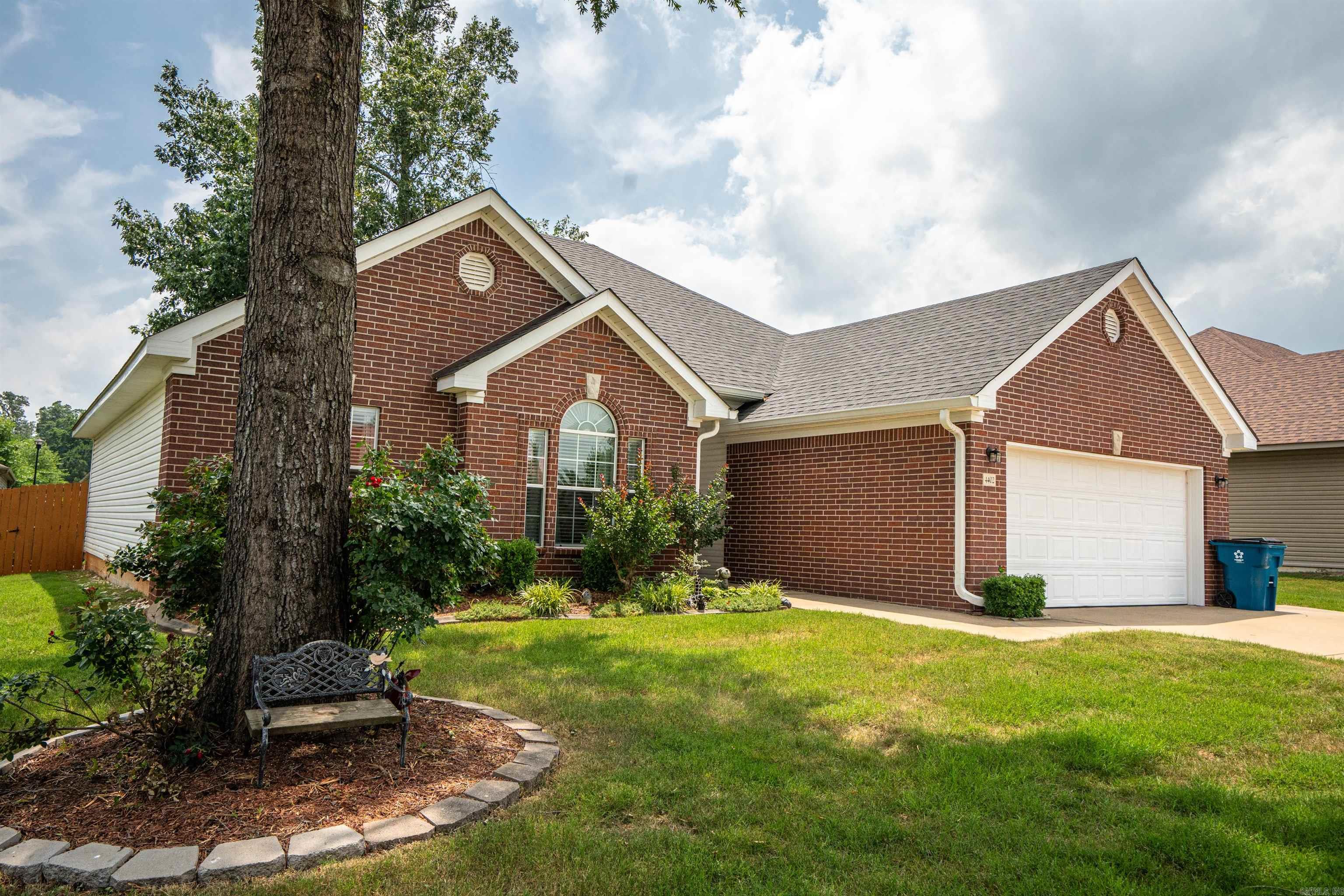 EMERALD VALLEY - Residential