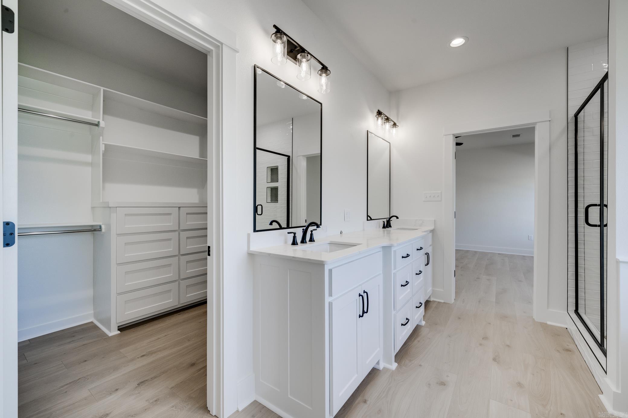 IVY PLACE - Residential