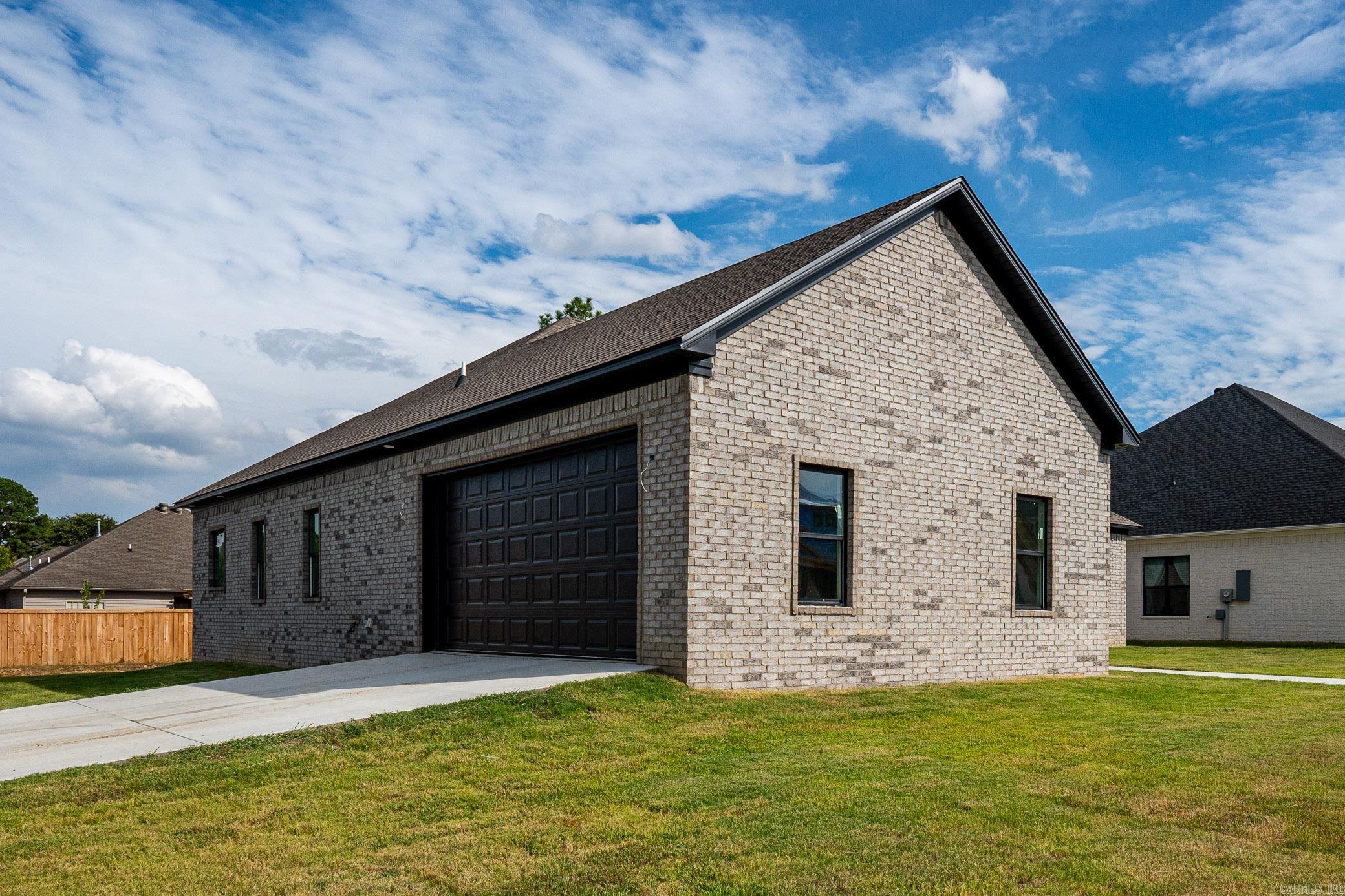 IVY PLACE - Residential