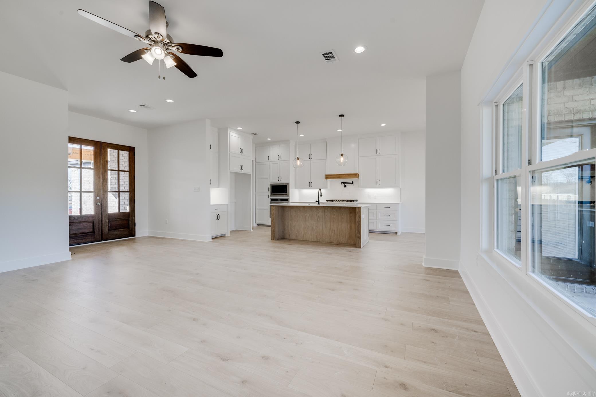 IVY PLACE - Residential