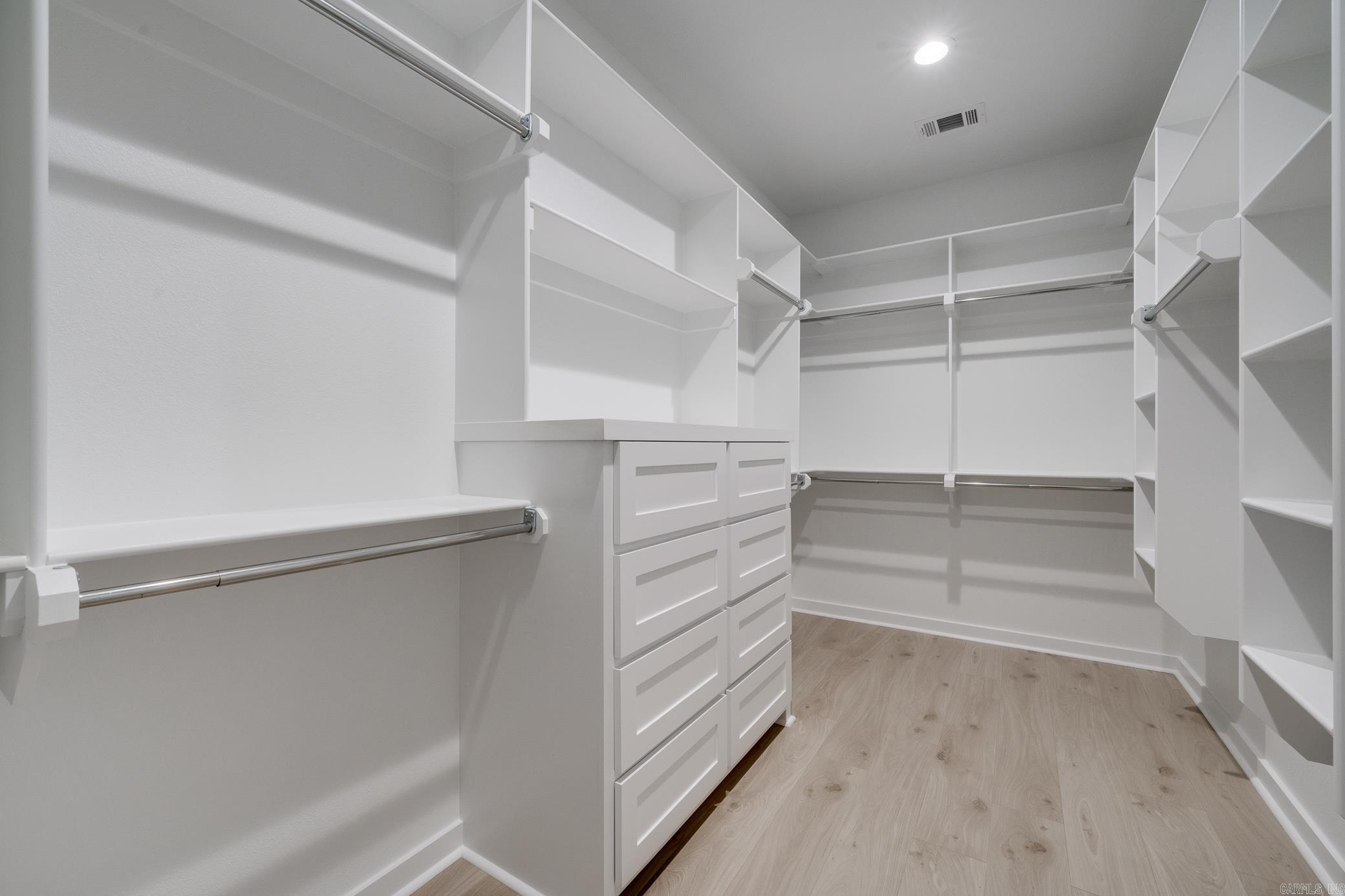 IVY PLACE - Residential