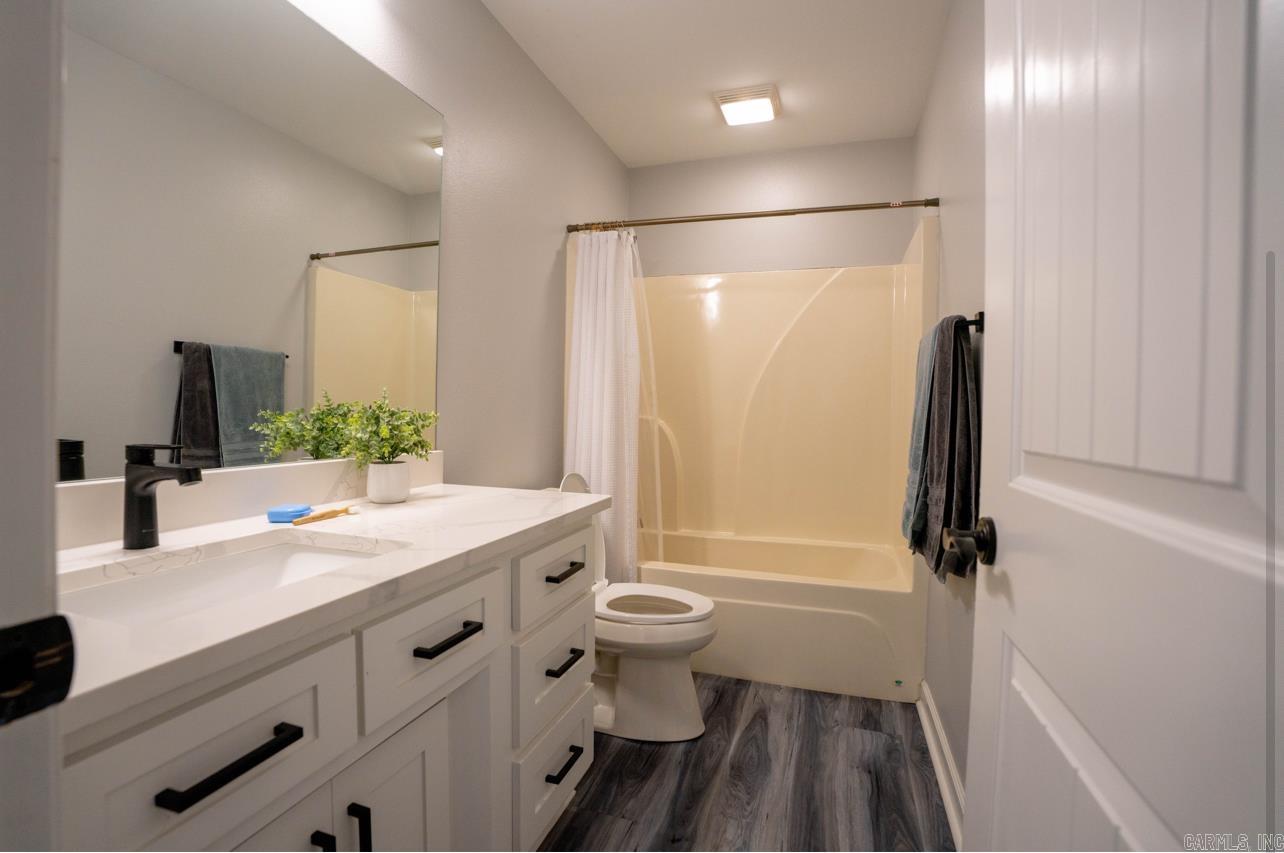 COUNTRY CLUB OF ARK THE - Residential