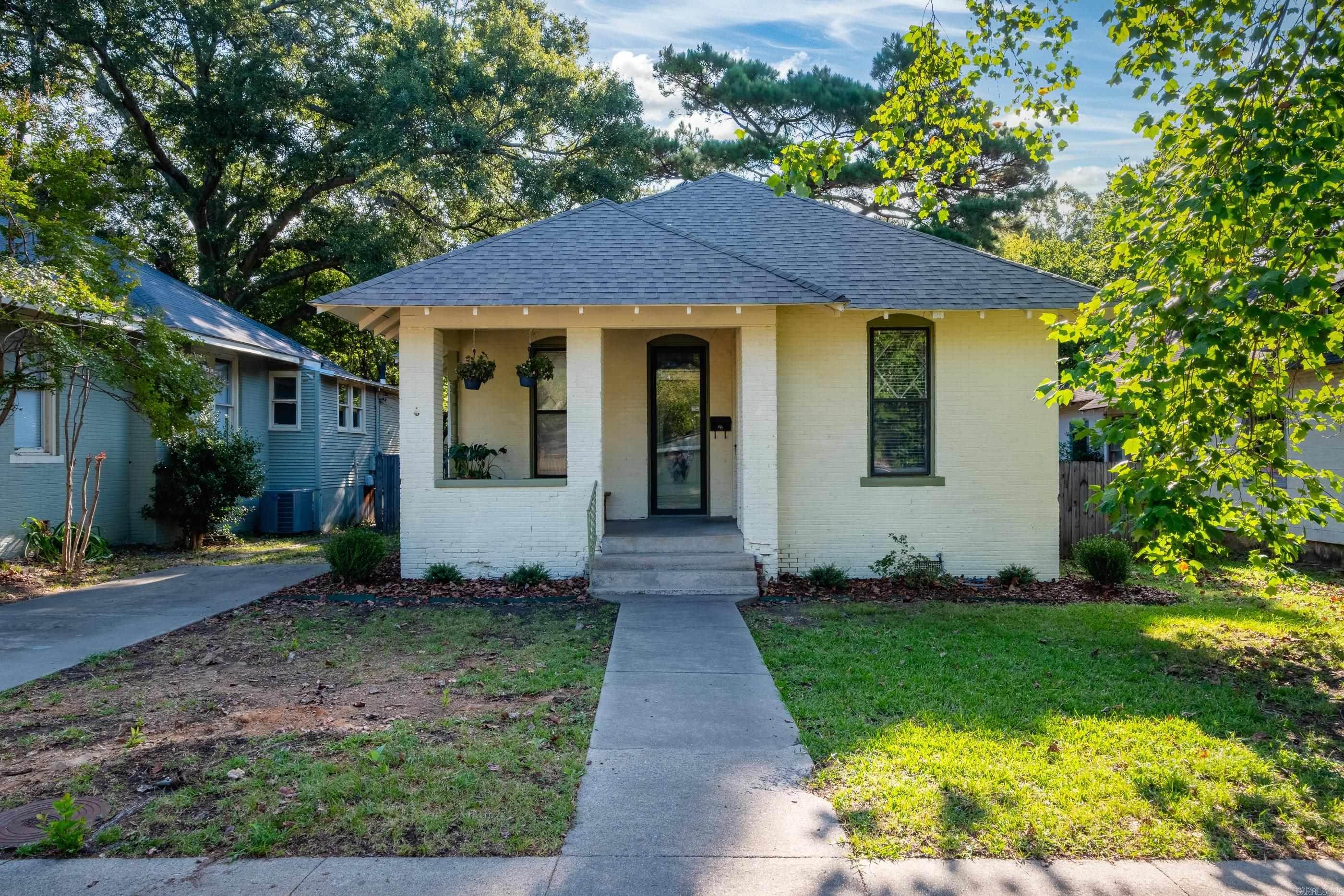Charming craftsman bungalow in the heart of Stifft Station, just one block from The Oyster Bar and all the neighborhood favorites! This 2-bedroom, 1-bath home blends classic character with an open and livable layout, featuring soaring 10-foot ceilings, transom windows, original hardwood floors, and an open-concept layout that lives large. The kitchen comes equipped with a gas range and appliances less than a year old. The spacious bathroom offers a dual vanity and tub/shower combo. Out back, enjoy a screened-in porch overlooking the deep, fully fenced yard, perfect for relaxing or entertaining. 2 car off-street parking. Fresh paint throughout and brand new roof (August 2025). A rare find in one of Little Rockās most walkable and eclectic neighborhoods.
