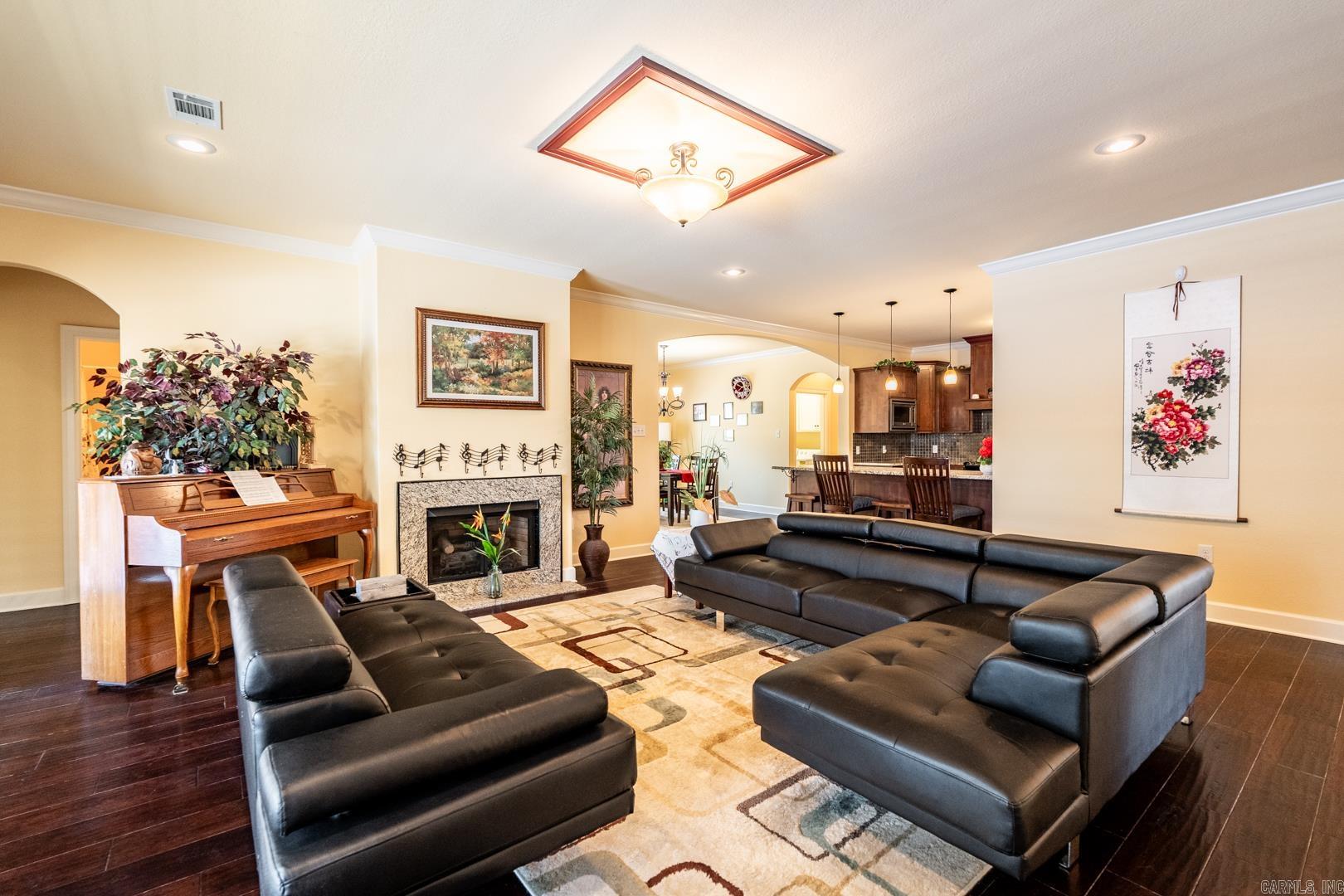 CHAPEL CREEK - Residential