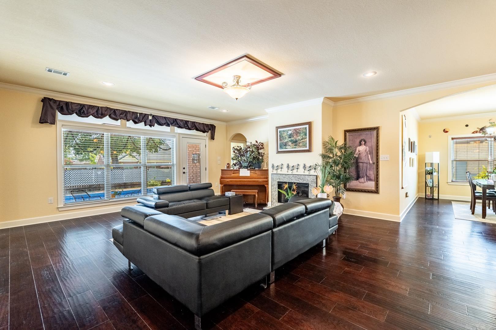 CHAPEL CREEK - Residential