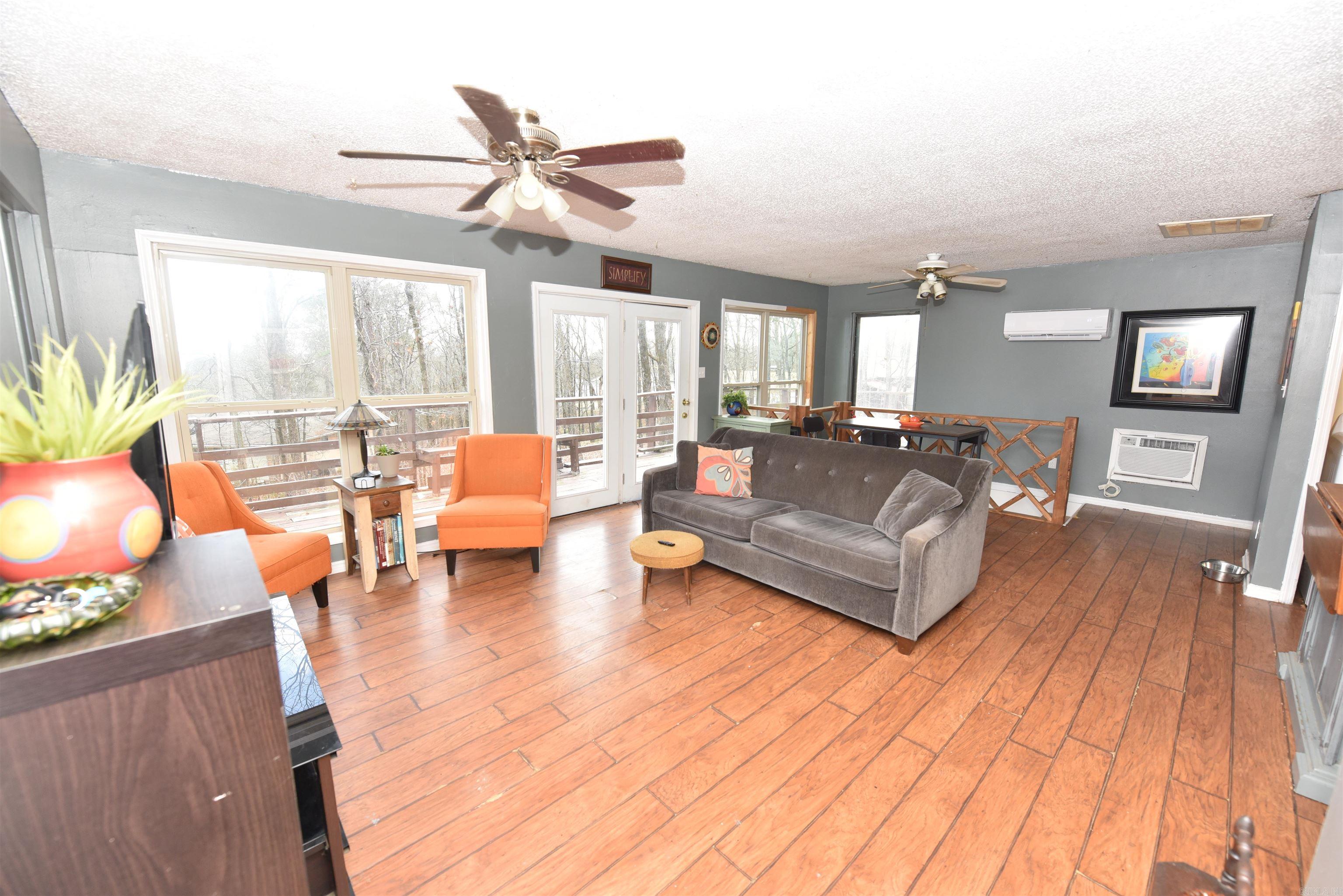 CHELSEA GLADE - Residential