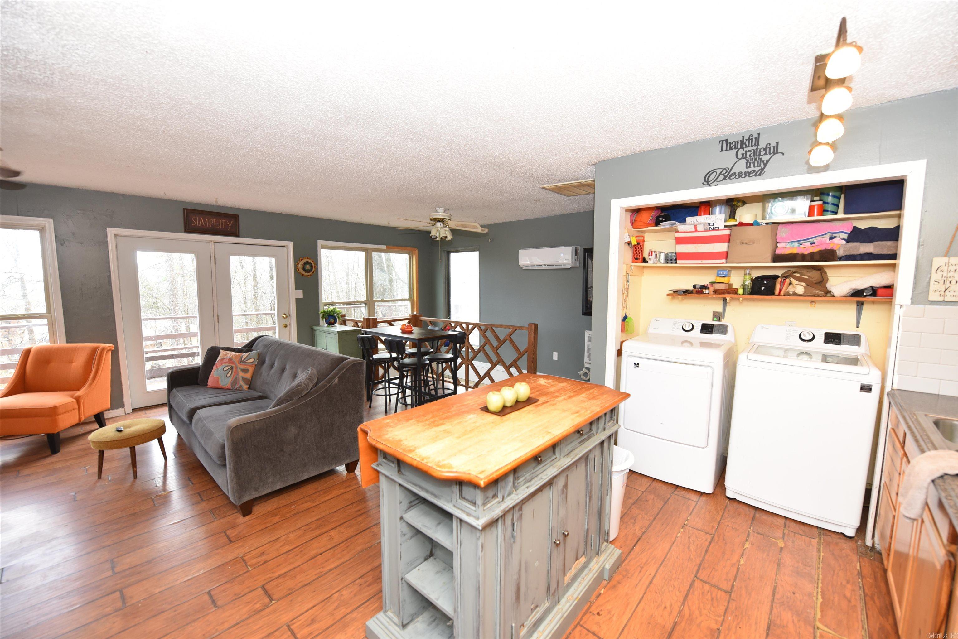 CHELSEA GLADE - Residential