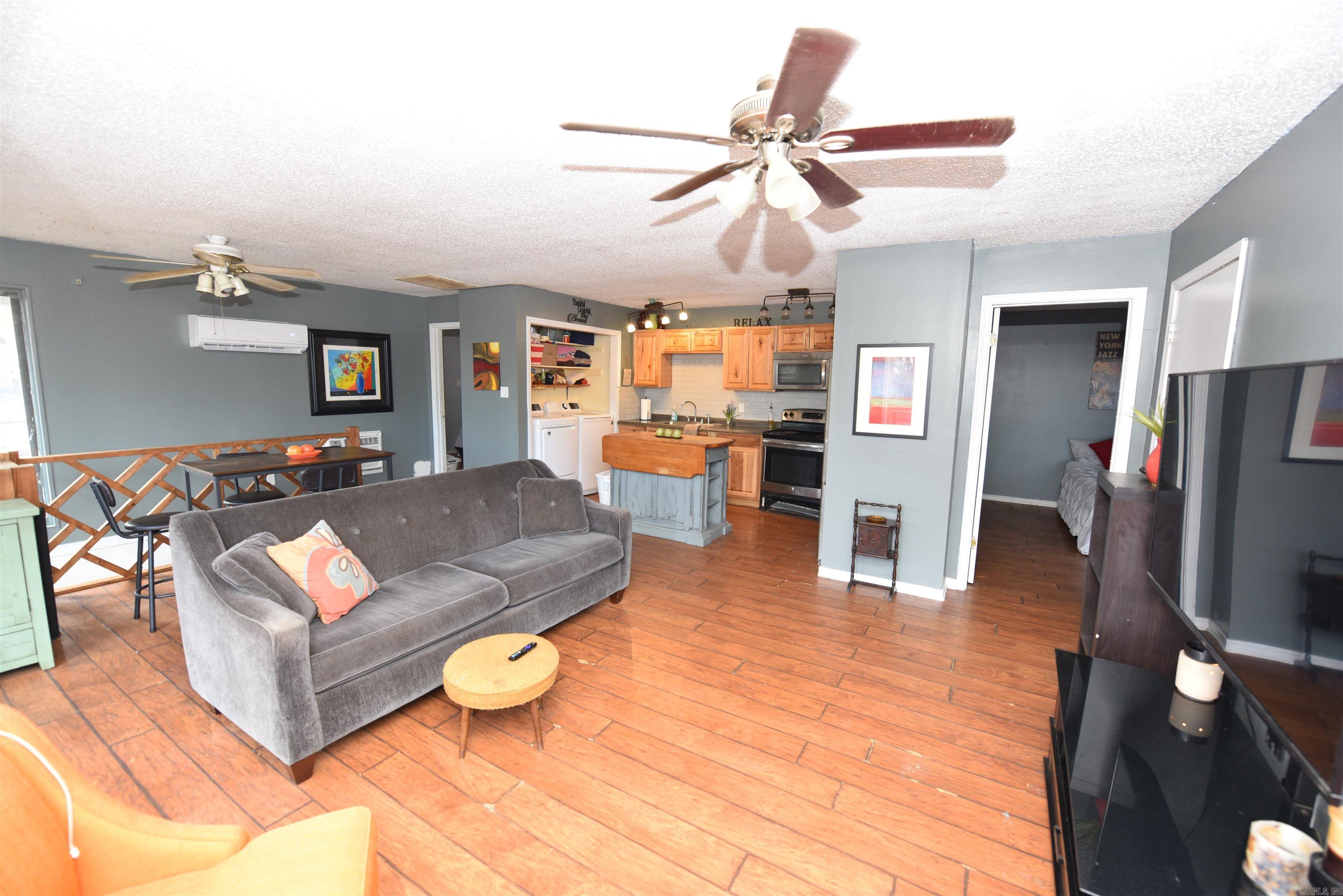 CHELSEA GLADE - Residential