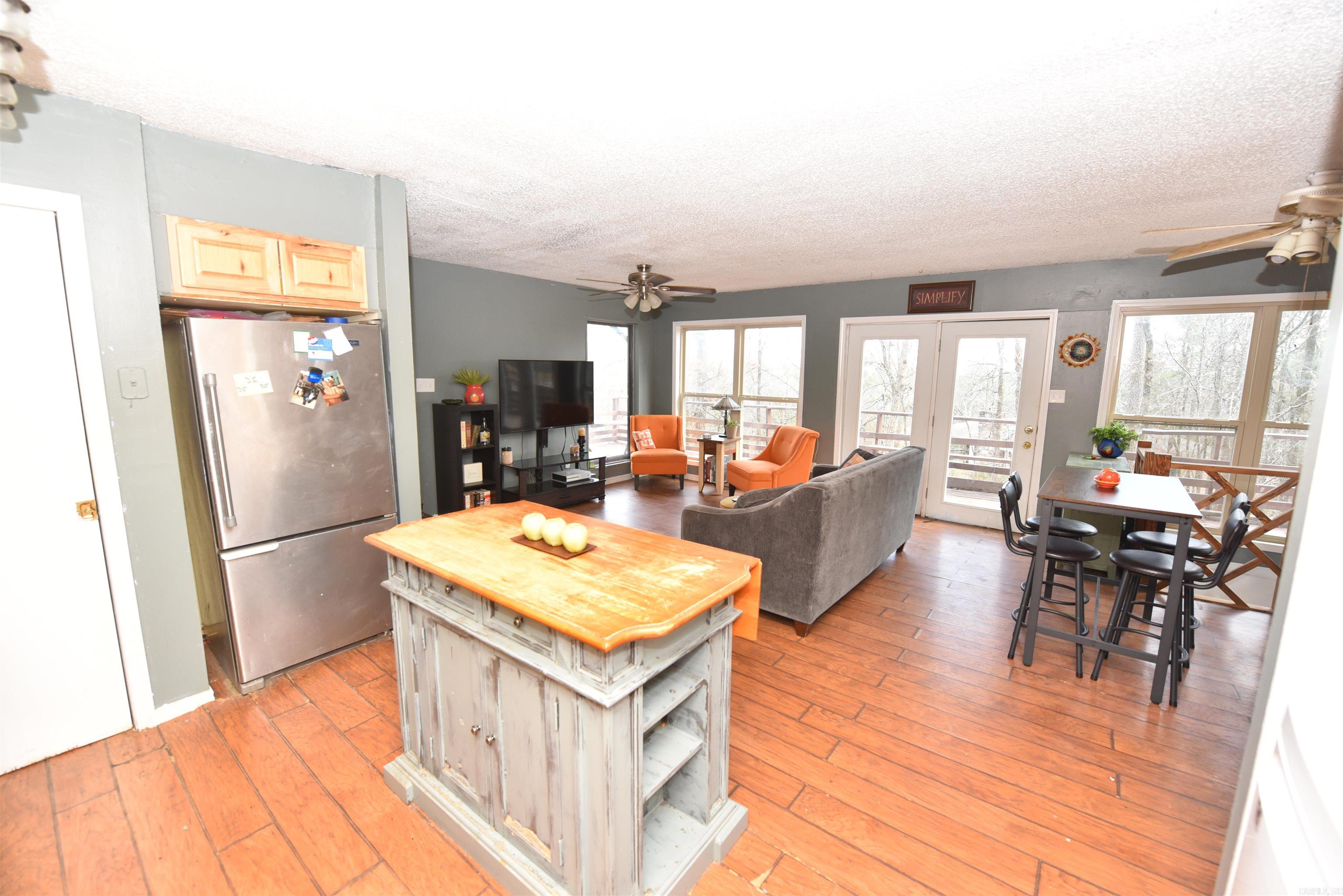 CHELSEA GLADE - Residential