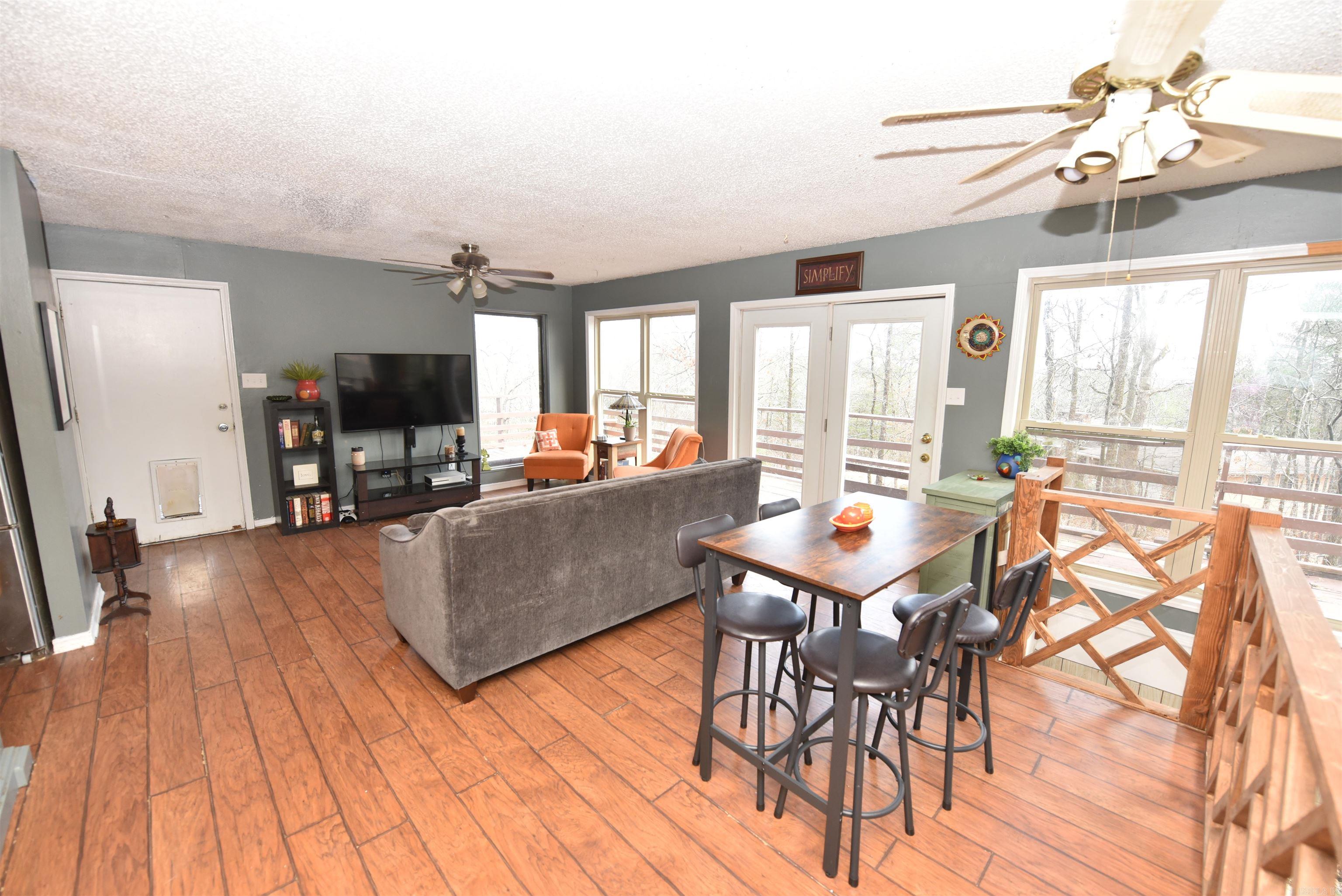 CHELSEA GLADE - Residential