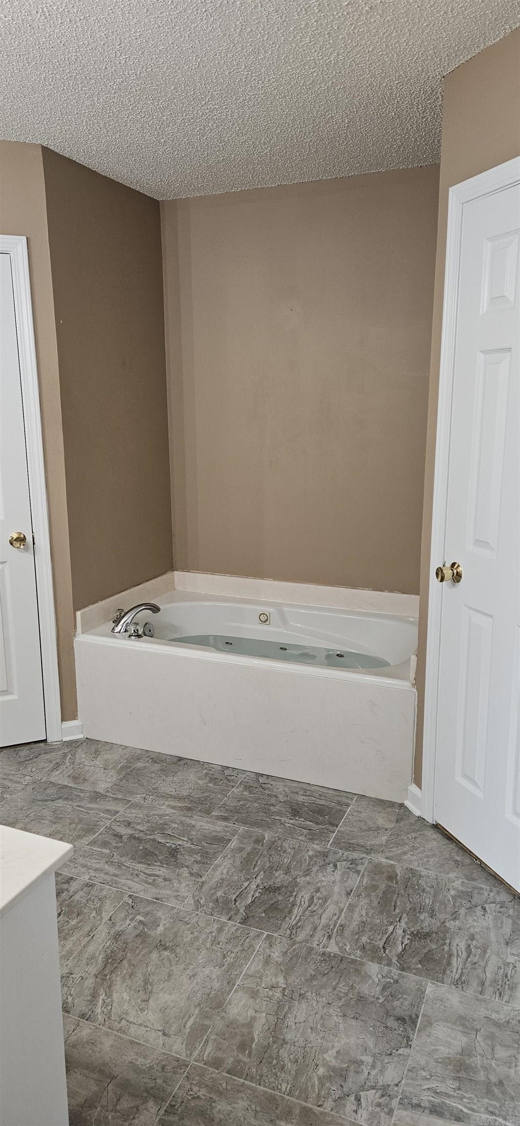 PECAN LAKE - Residential