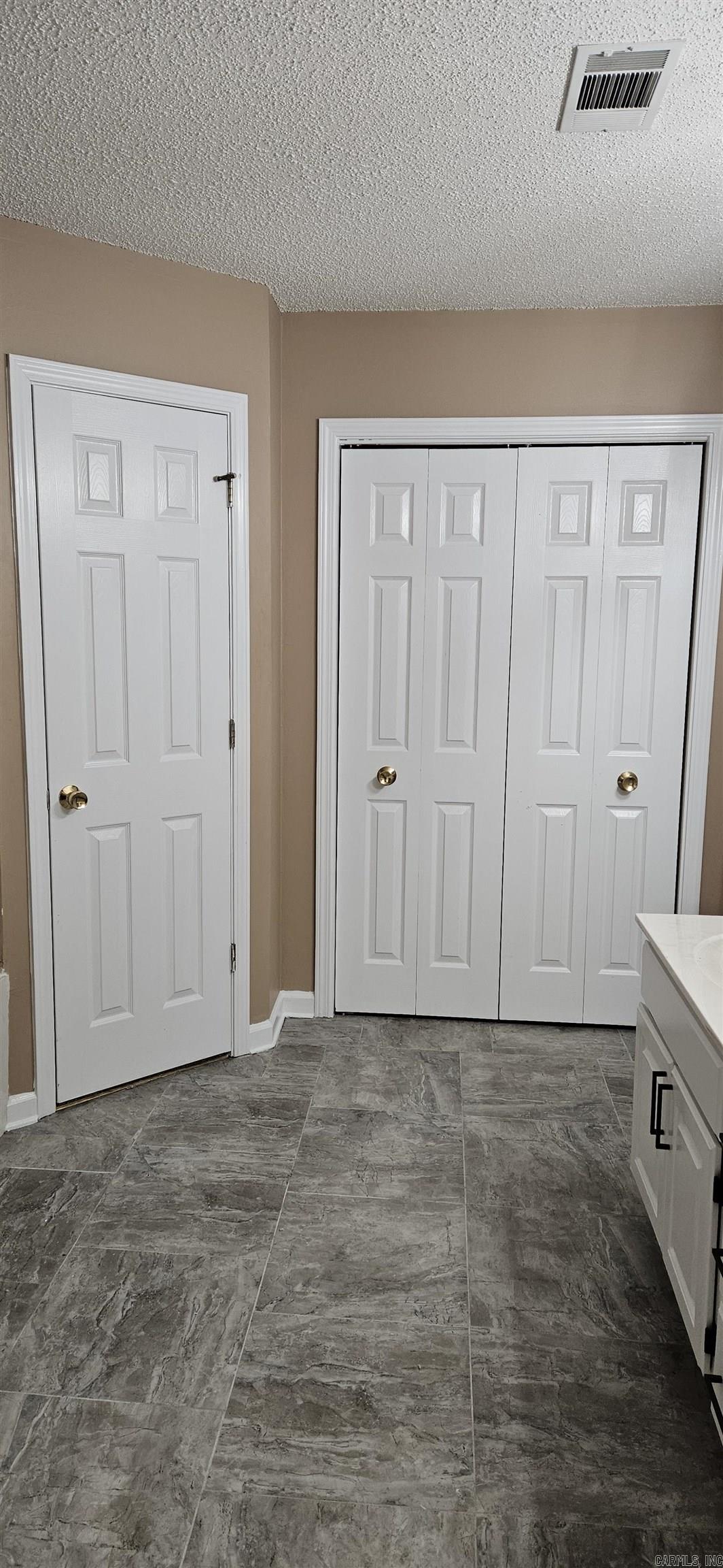 PECAN LAKE - Residential