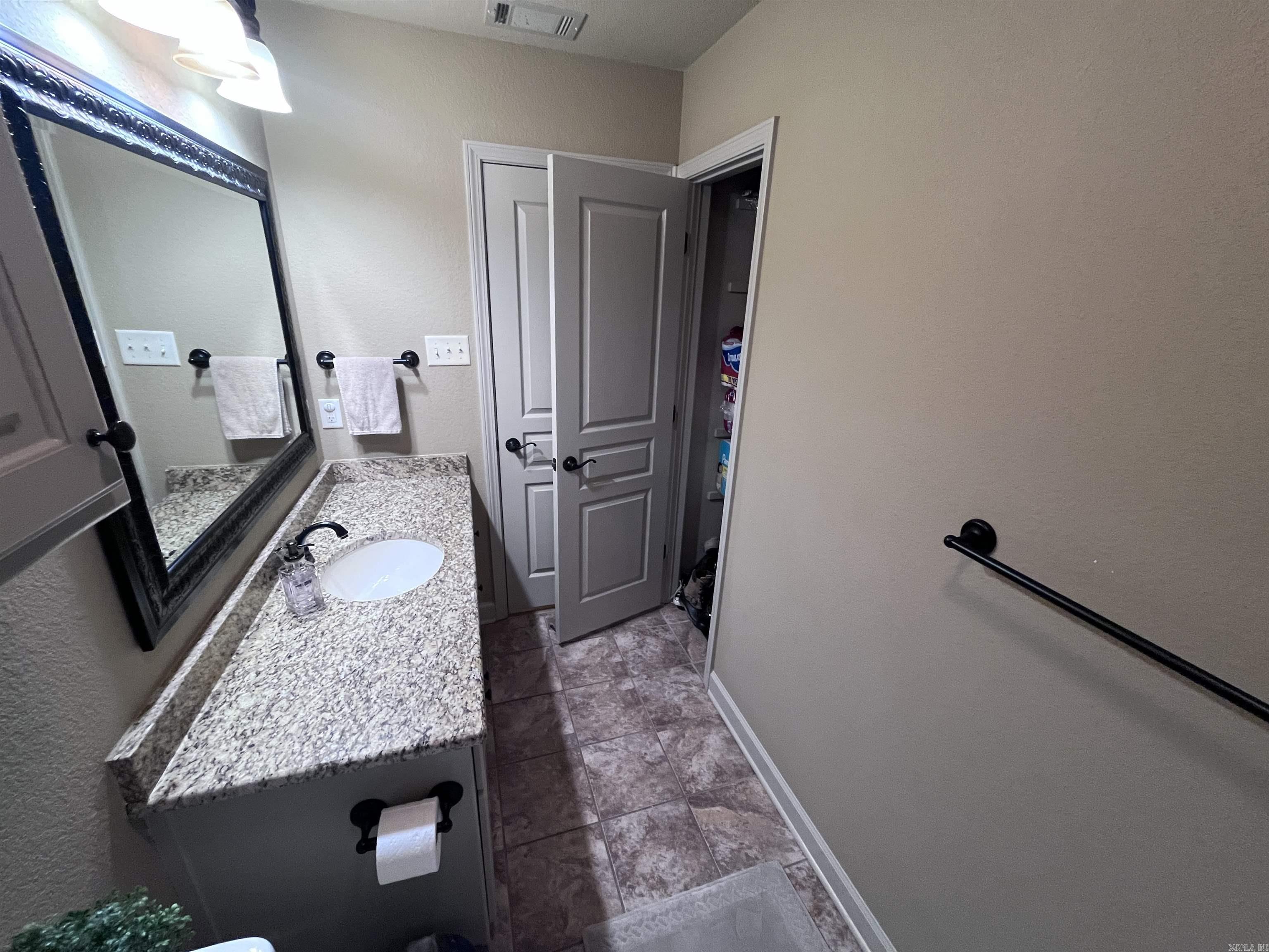 HUNTINGTON PLACE - Residential Lease