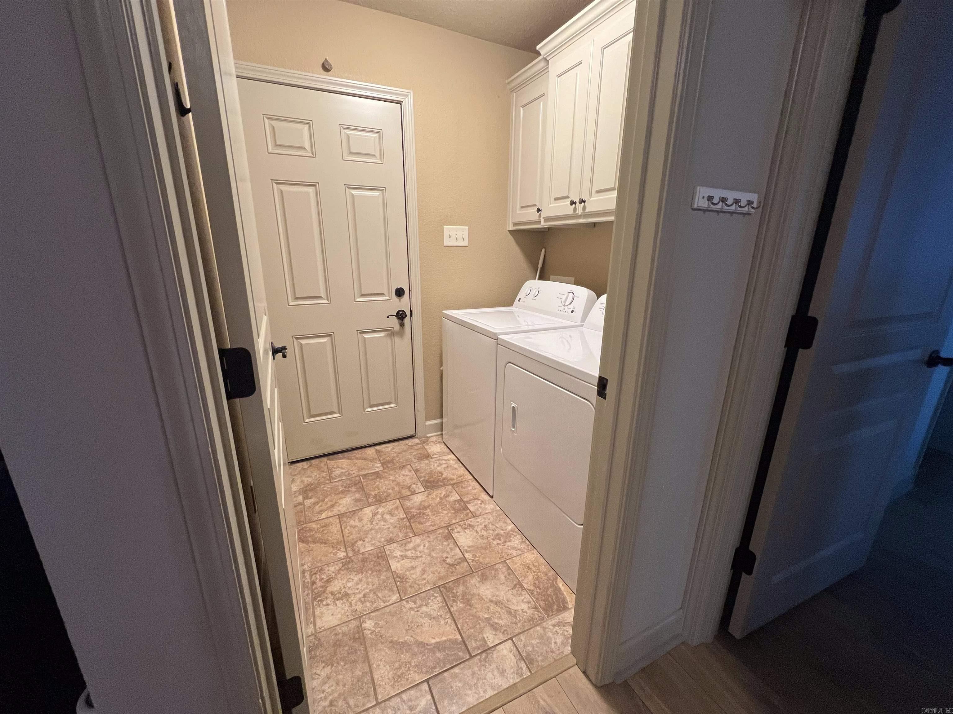 HUNTINGTON PLACE - Residential Lease