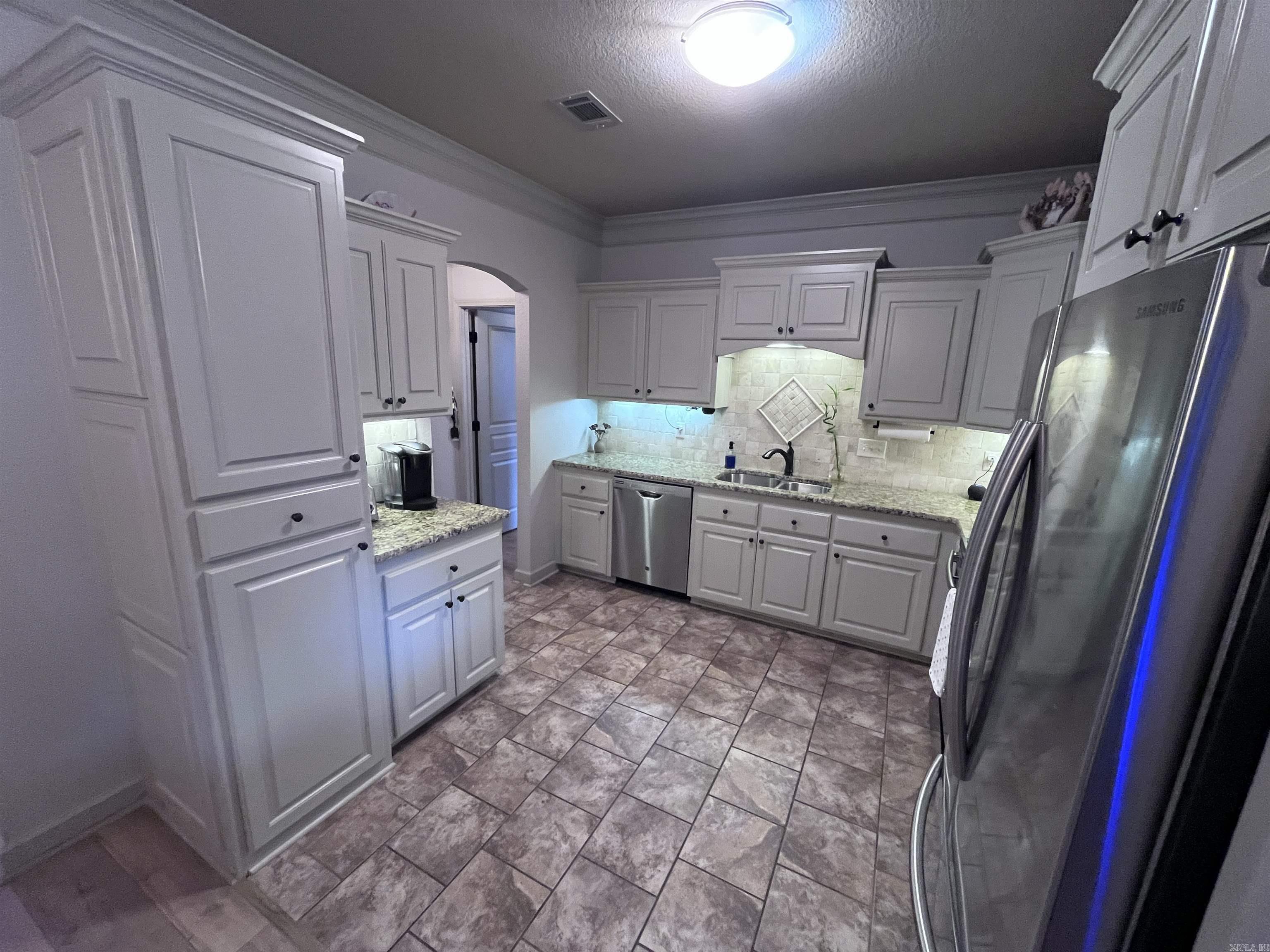 HUNTINGTON PLACE - Residential Lease