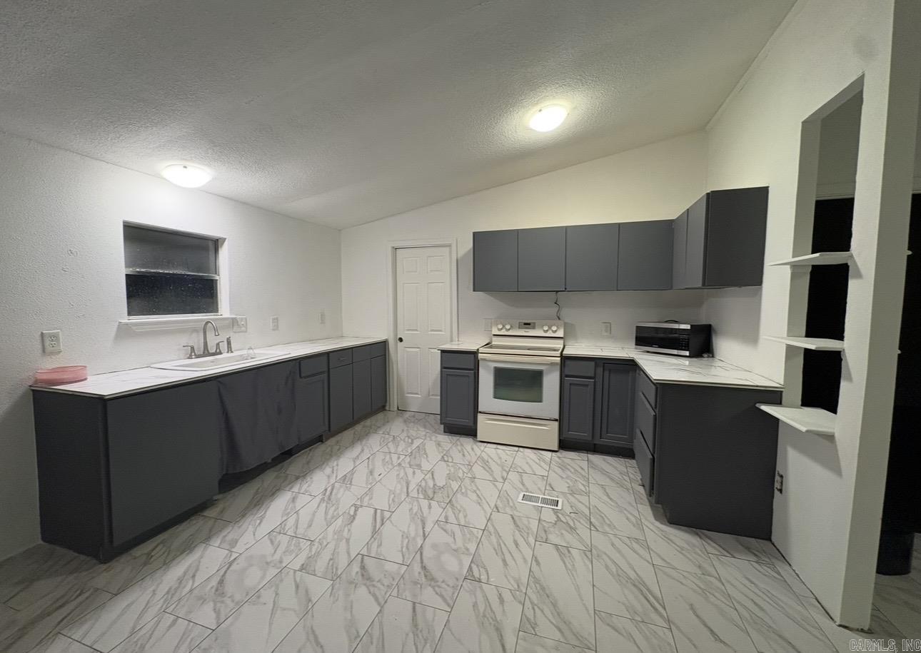 KELLIWOOD - Residential