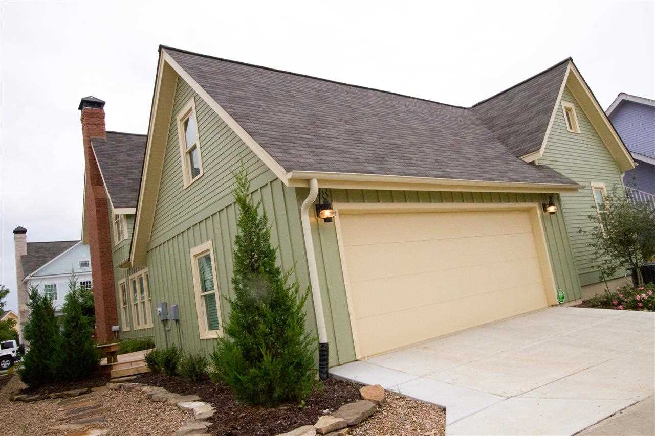 VILLAGE @ HENDRIX - Residential