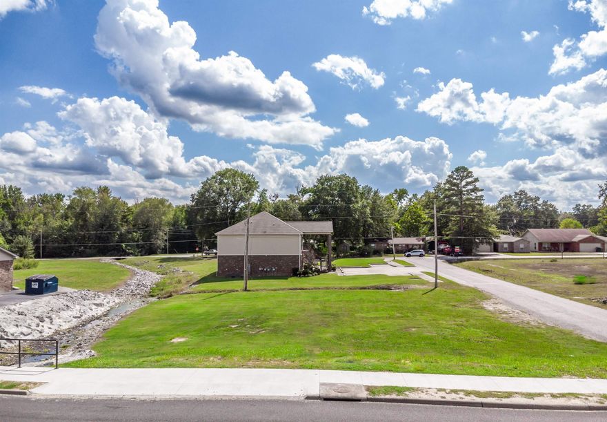 Over 116' frontage on Kiehl Ave. Convenient corner lot would be perfect for your new office building, or retail business. This lot will accommodate up to 1890 SQ. Feet. Bldg. while keeping with all codes and regulations. Or make it a "go to" coffee stop on the way to work or school! Excellent potential!!