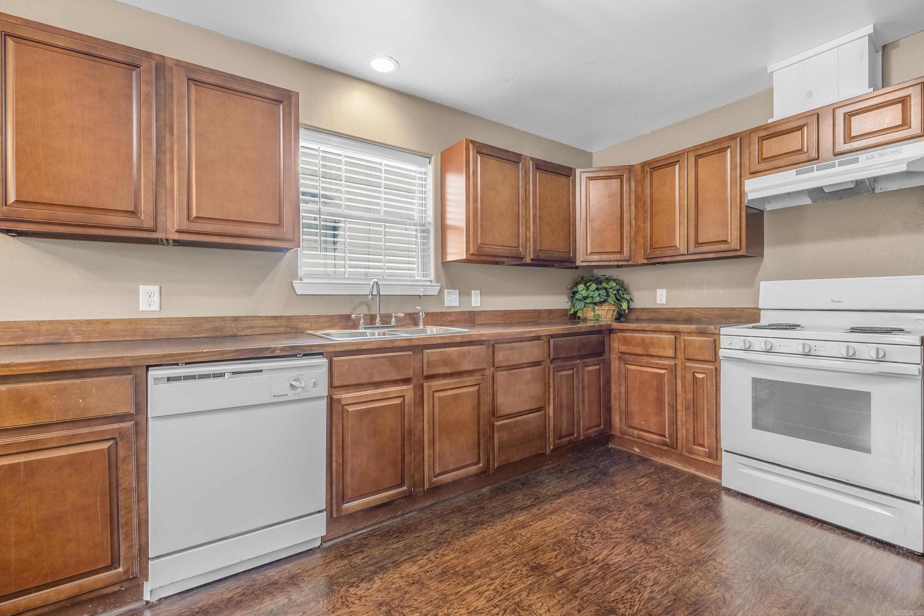 BROOKSHIRE TO COOK MTN VIL - Residential