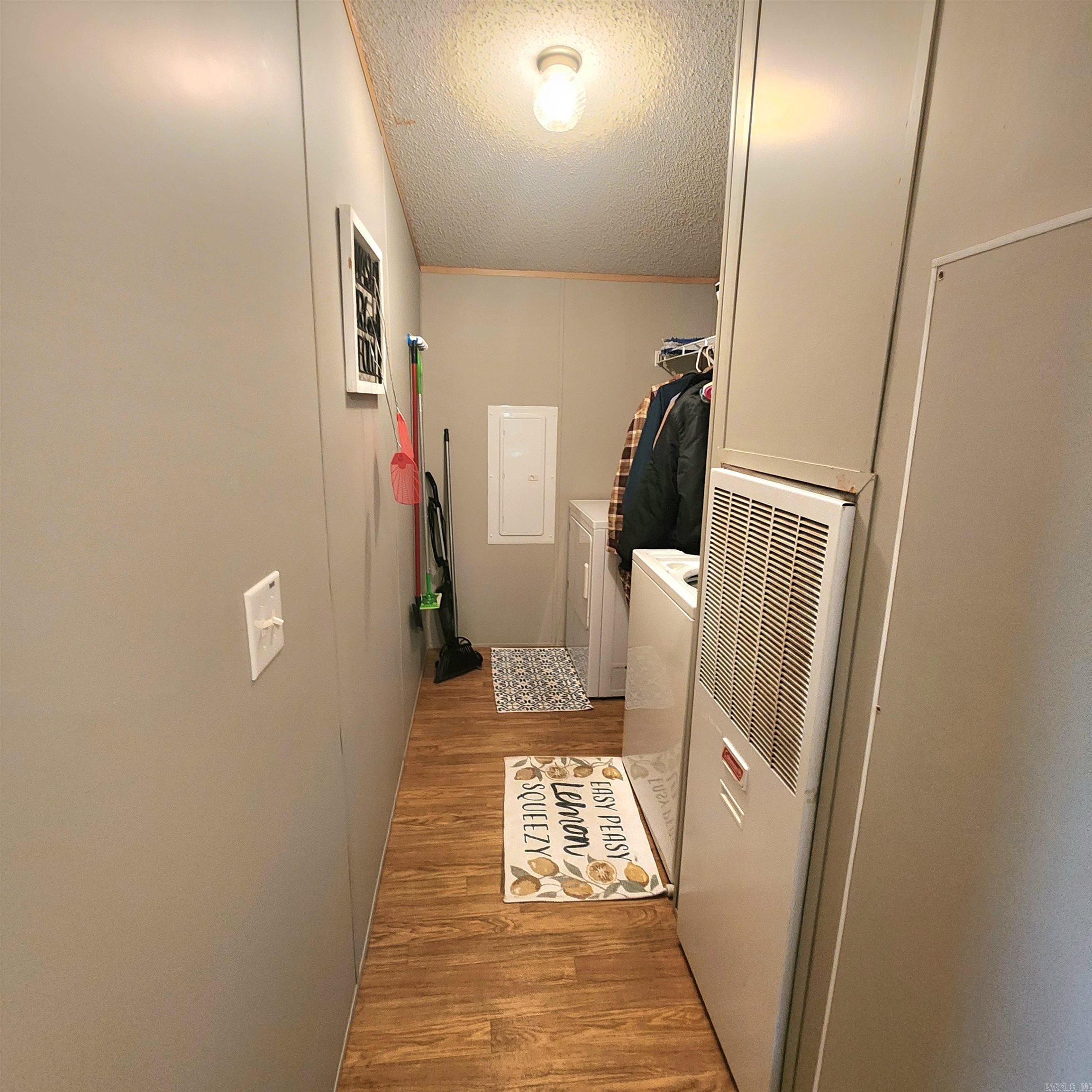 CEDAR FALLS - Residential