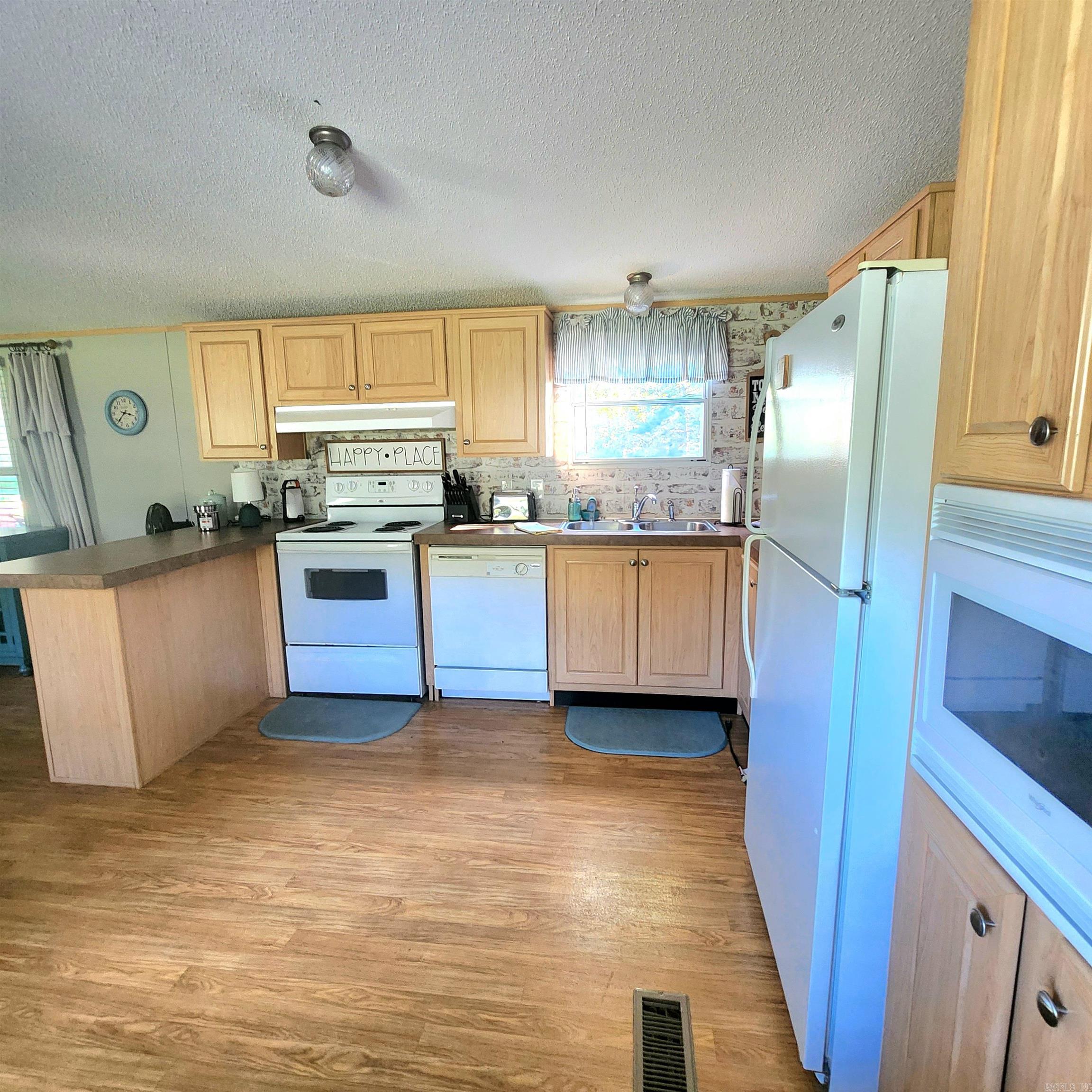 CEDAR FALLS - Residential