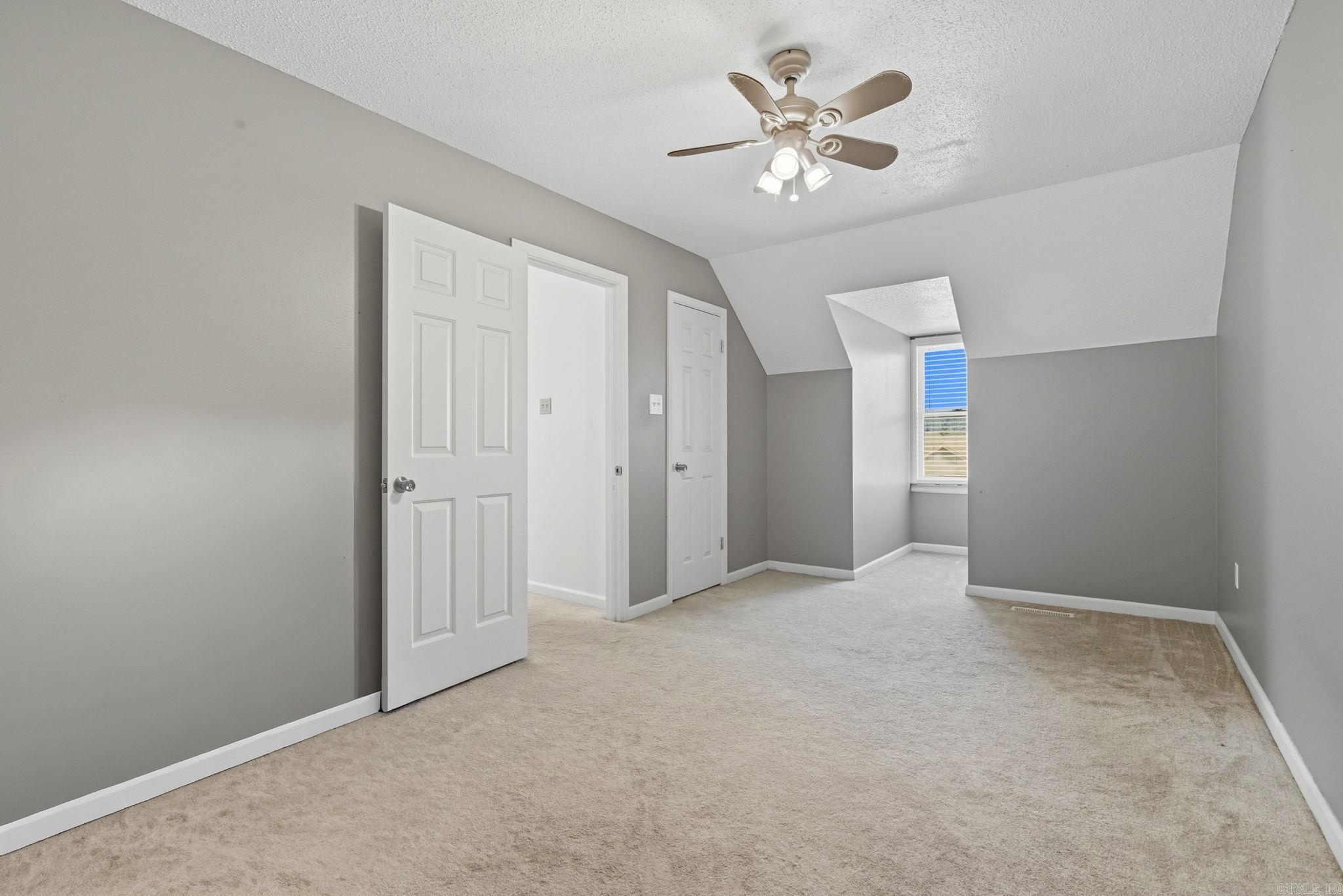 RIVER OAKS - Residential