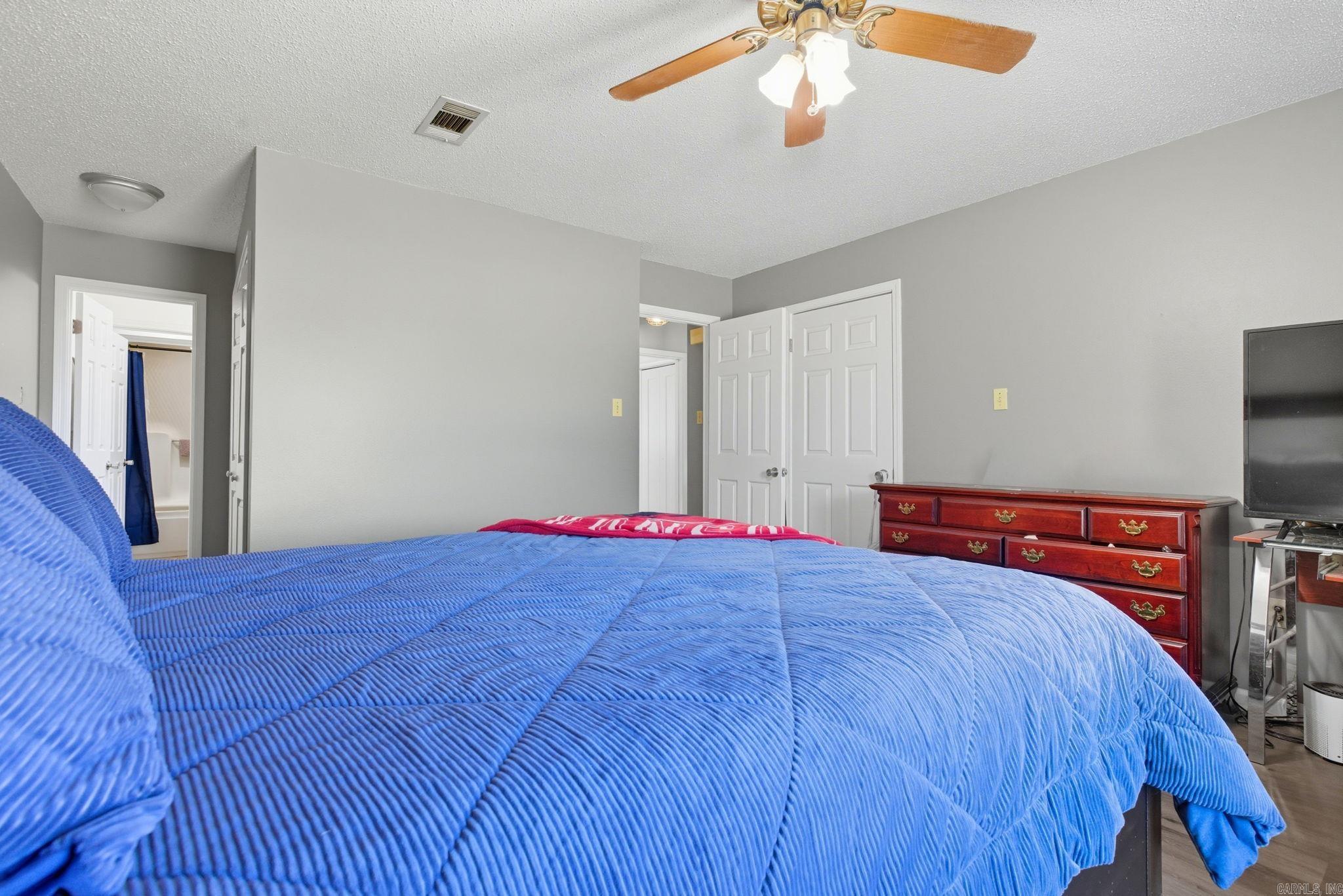 RIVER OAKS - Residential
