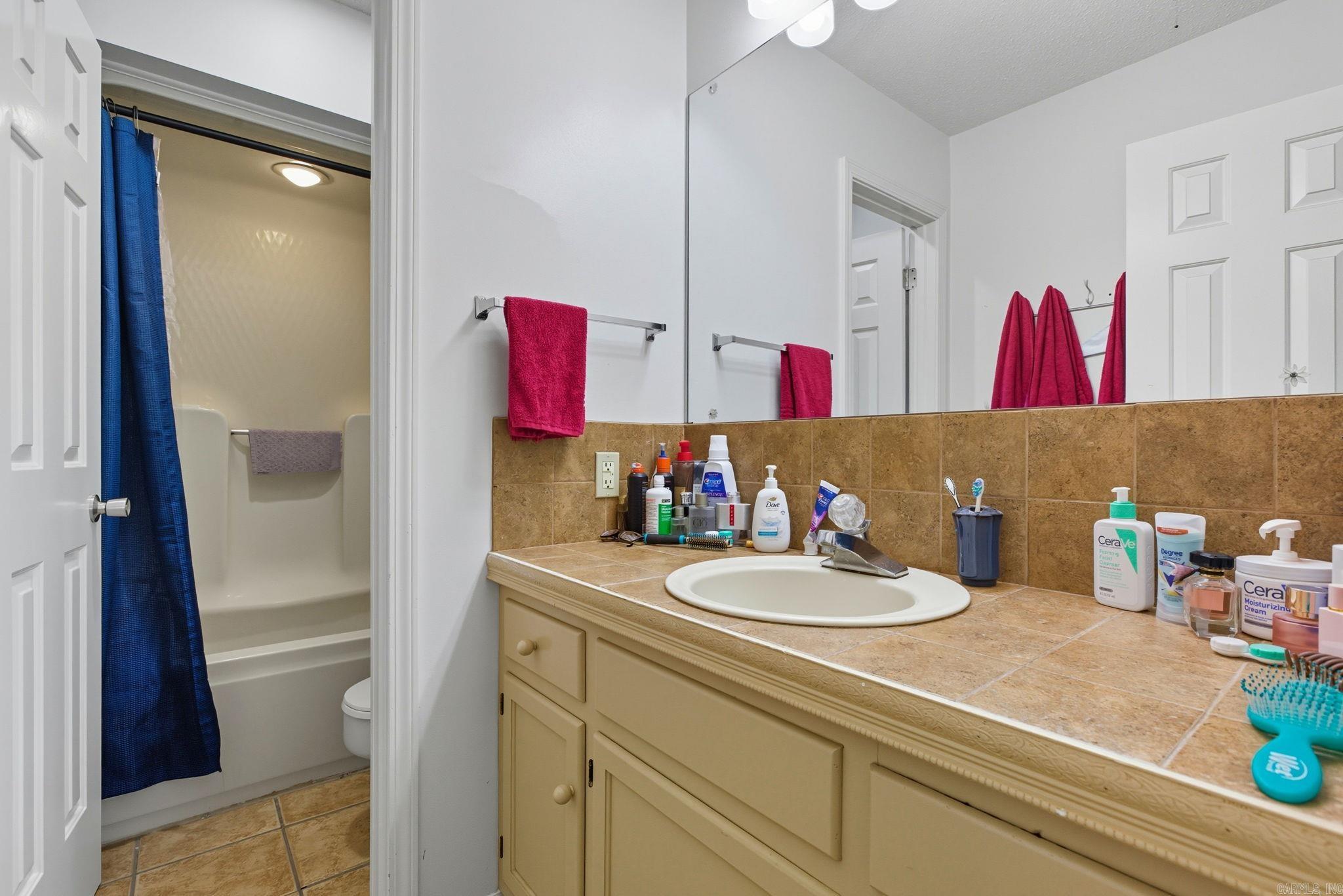 RIVER OAKS - Residential