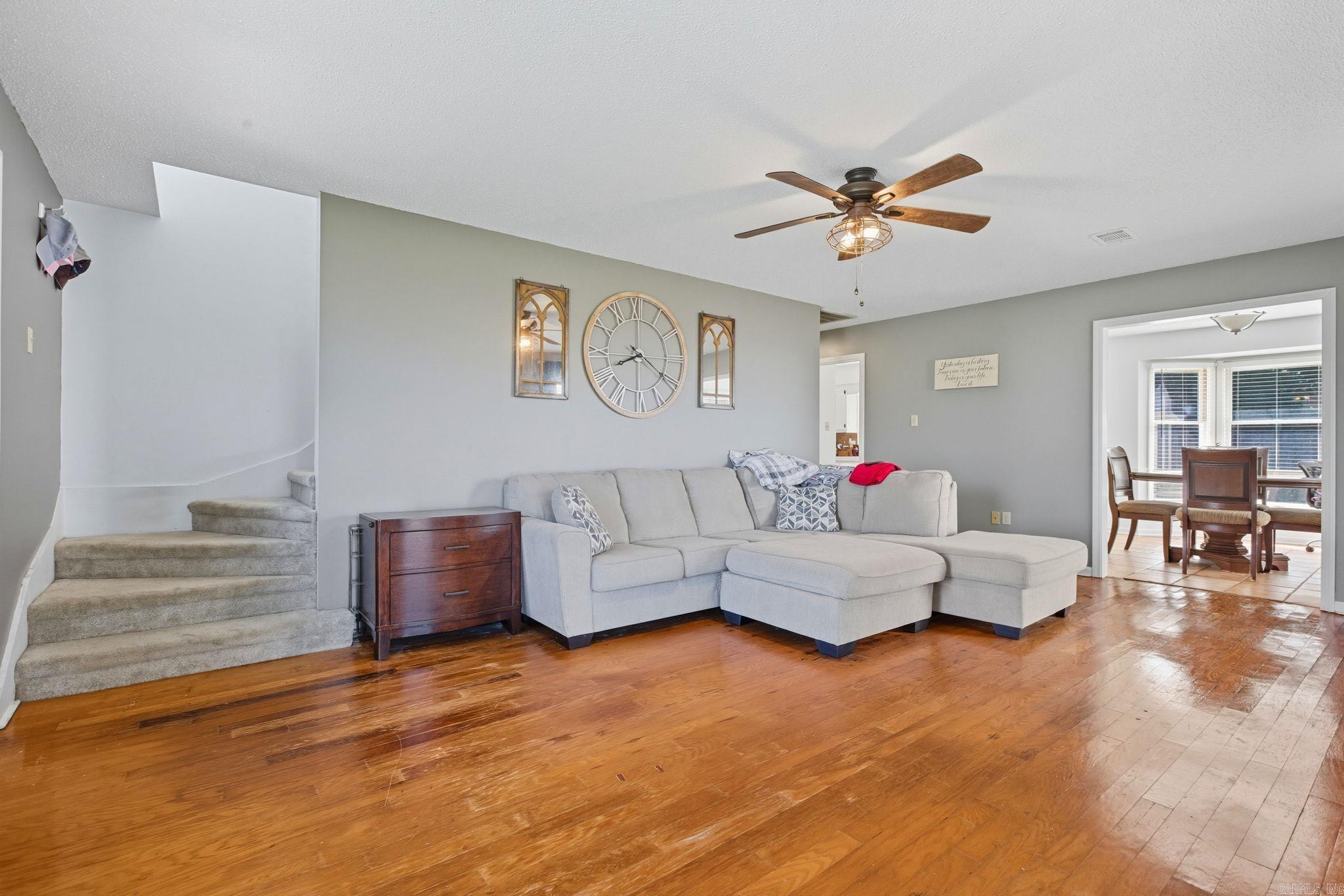 RIVER OAKS - Residential