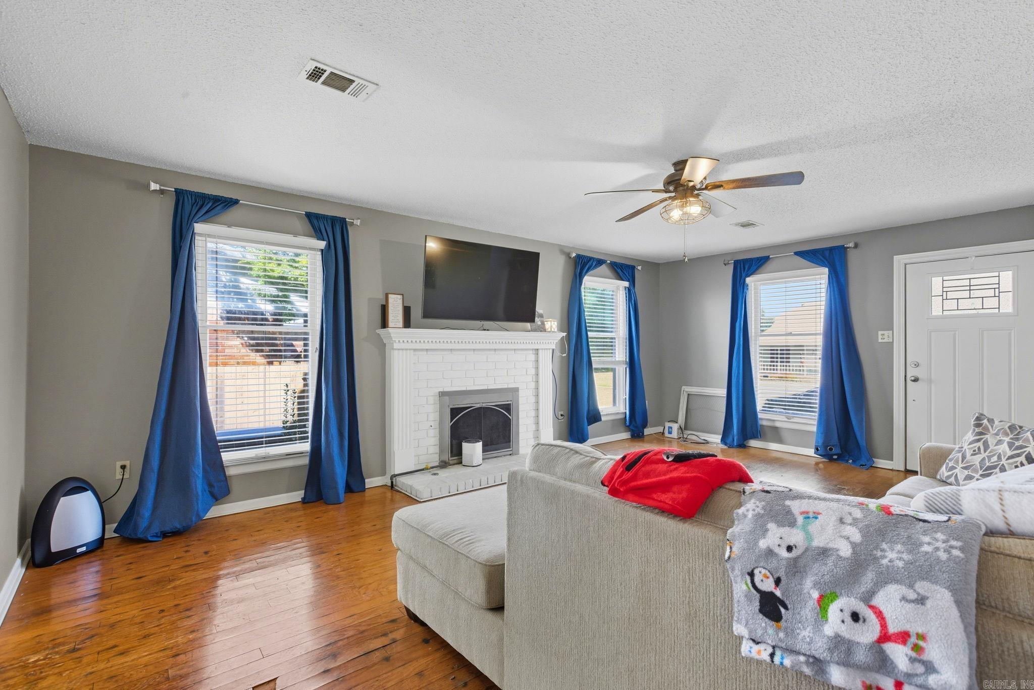 RIVER OAKS - Residential