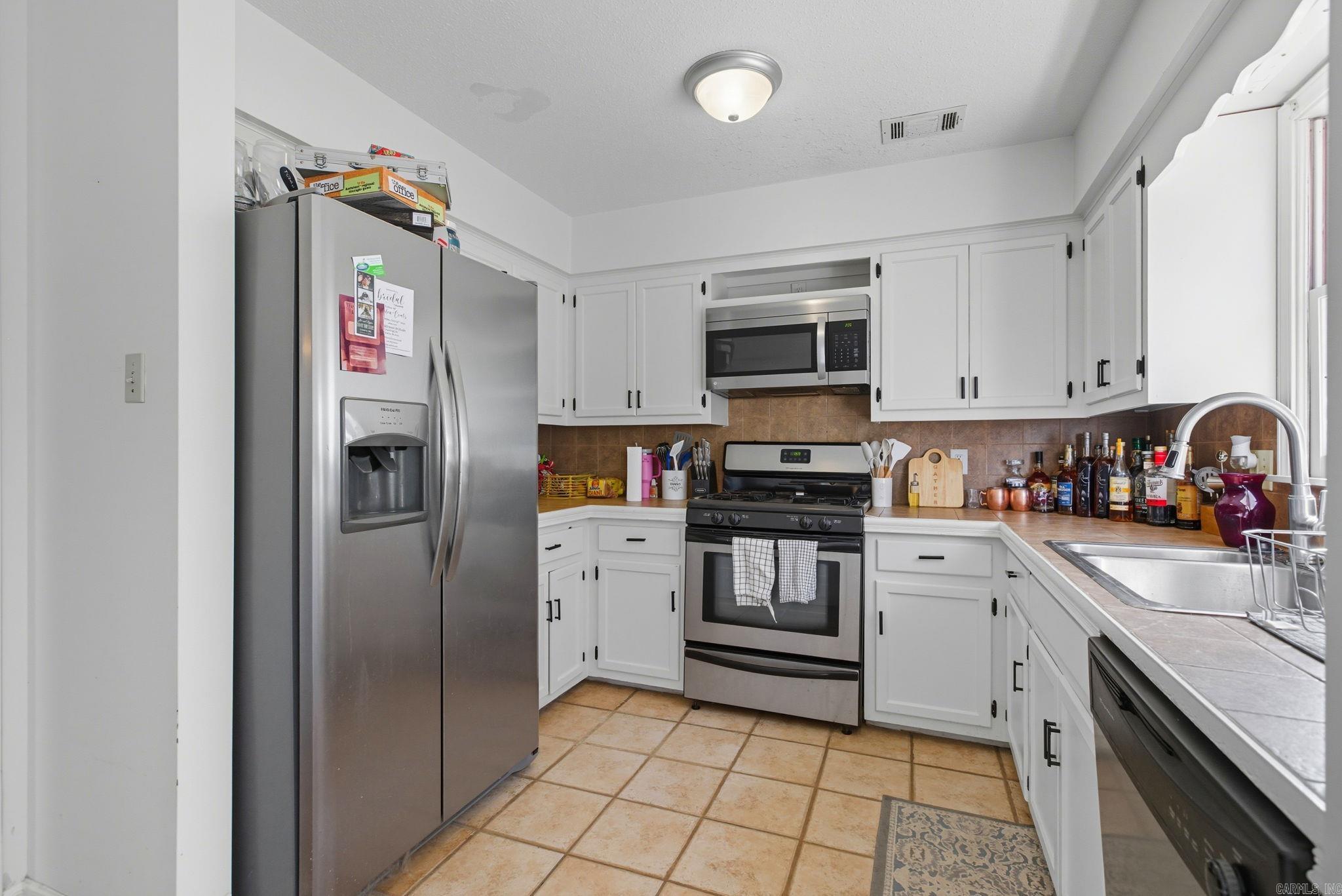 RIVER OAKS - Residential