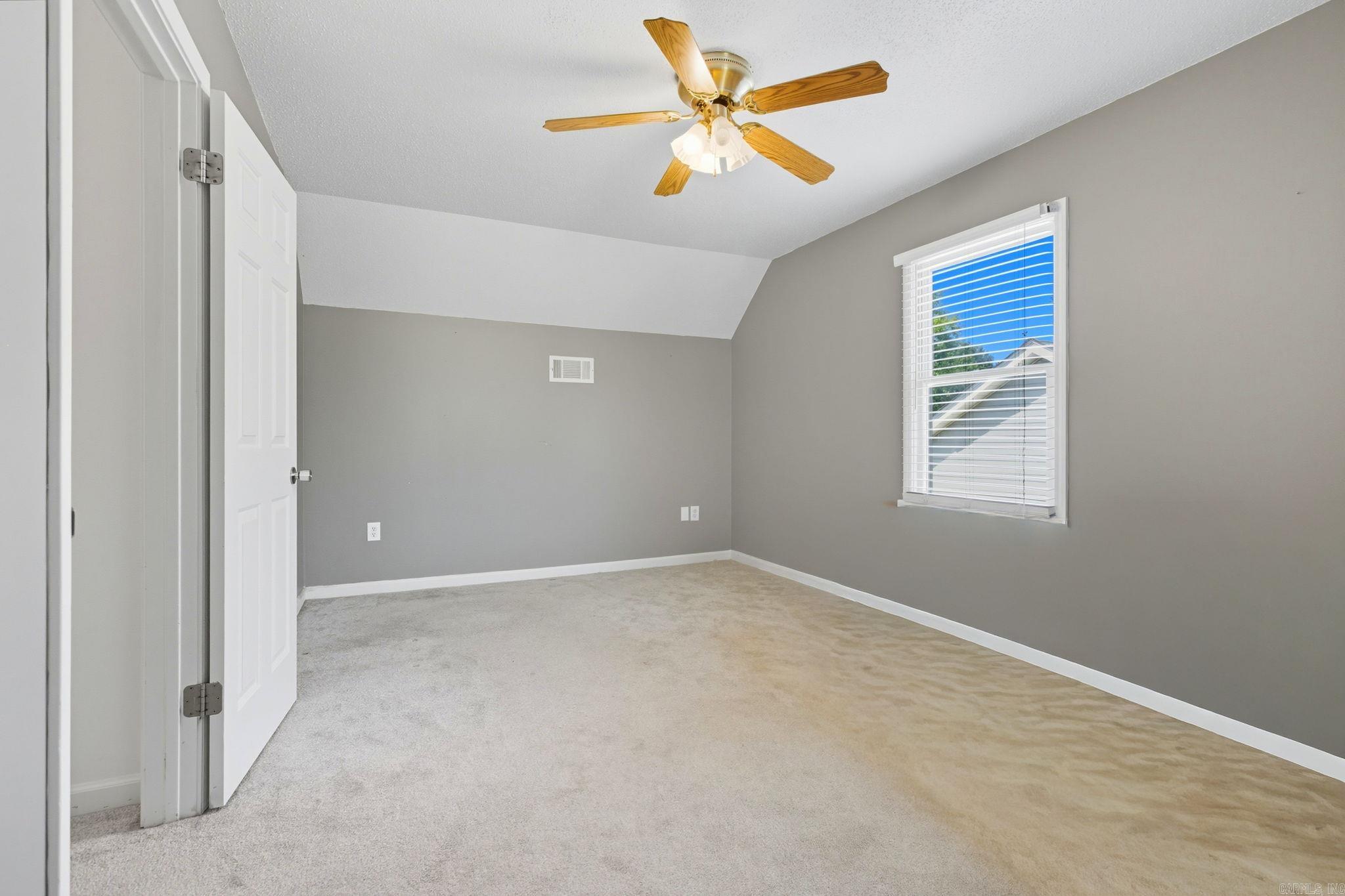 RIVER OAKS - Residential