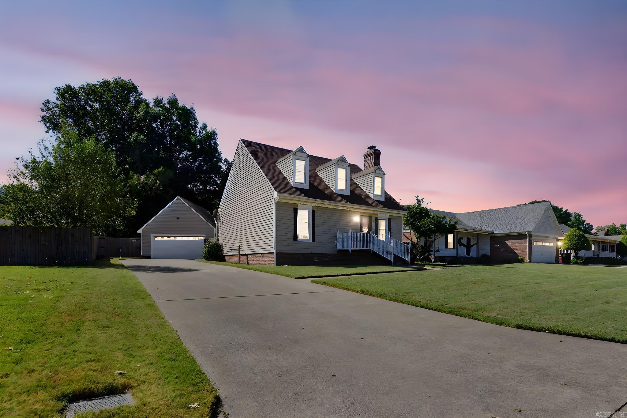 RIVER OAKS - Residential
