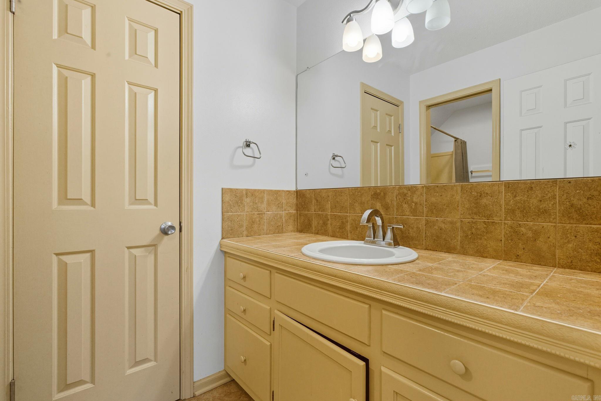 RIVER OAKS - Residential