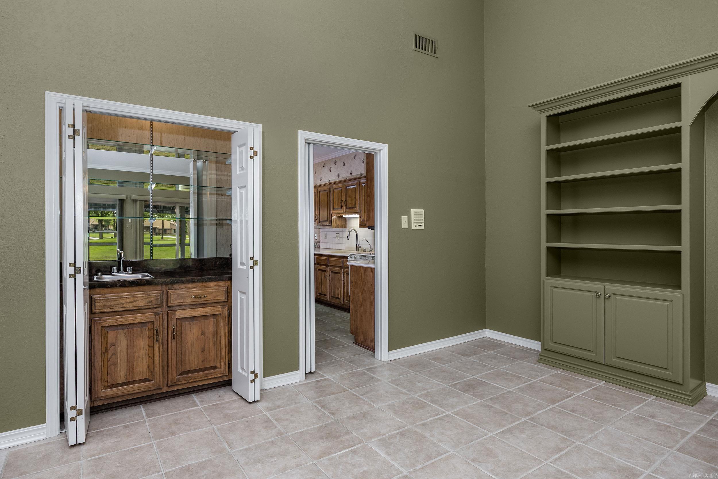 FIRST FAIRWAY ADDN - Residential