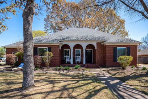 Photo of 1660 Chicot Drive Dr, Conway, AR 72058 (MLS # 26009717)