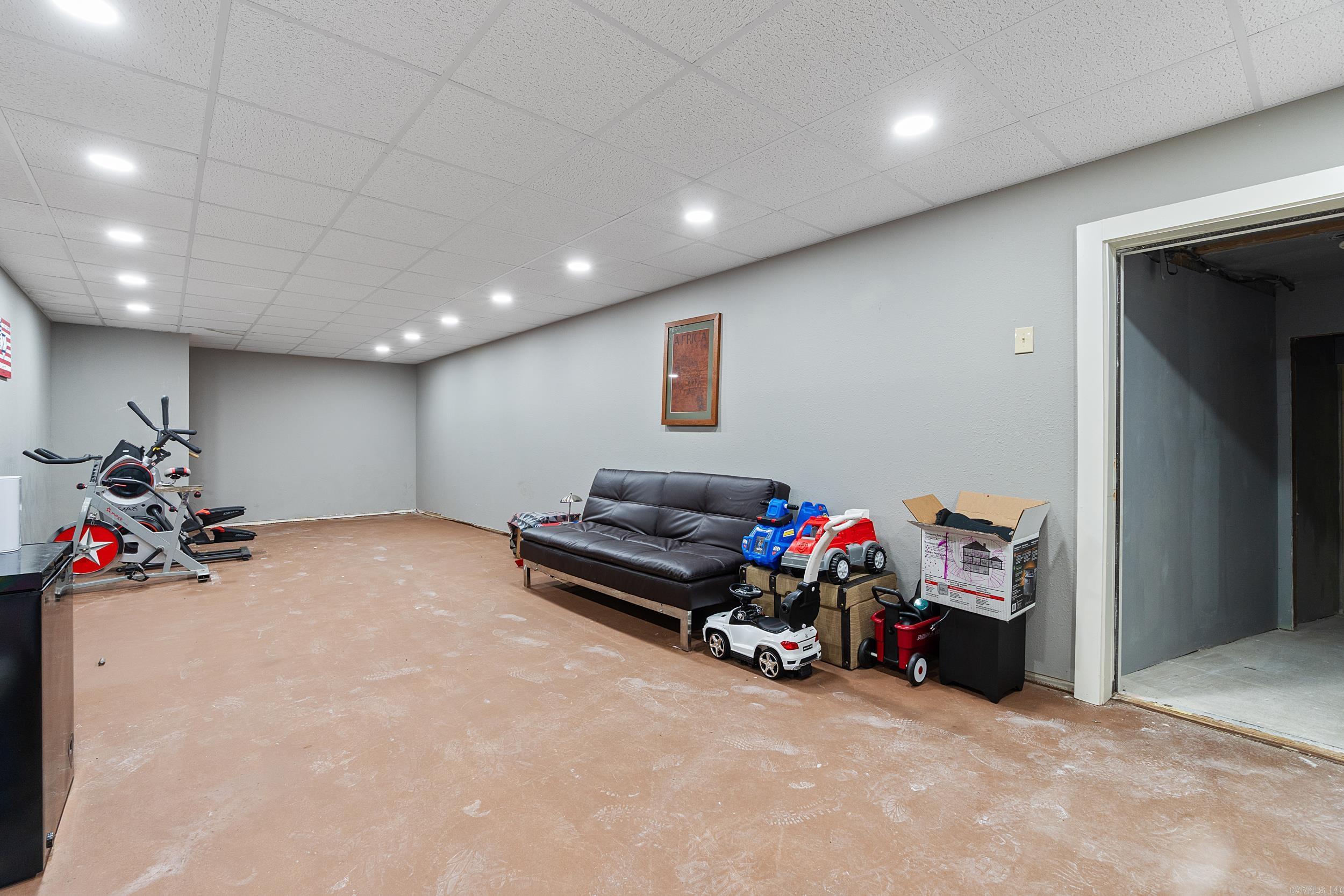 PLANTATION ACRES - Residential