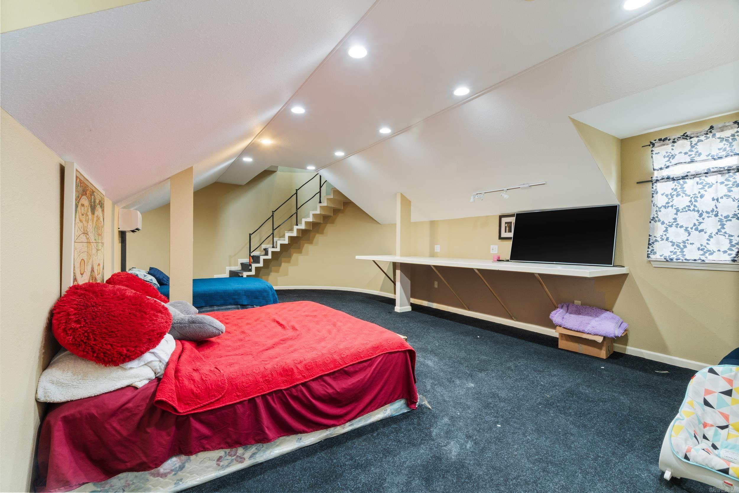 PLANTATION ACRES - Residential