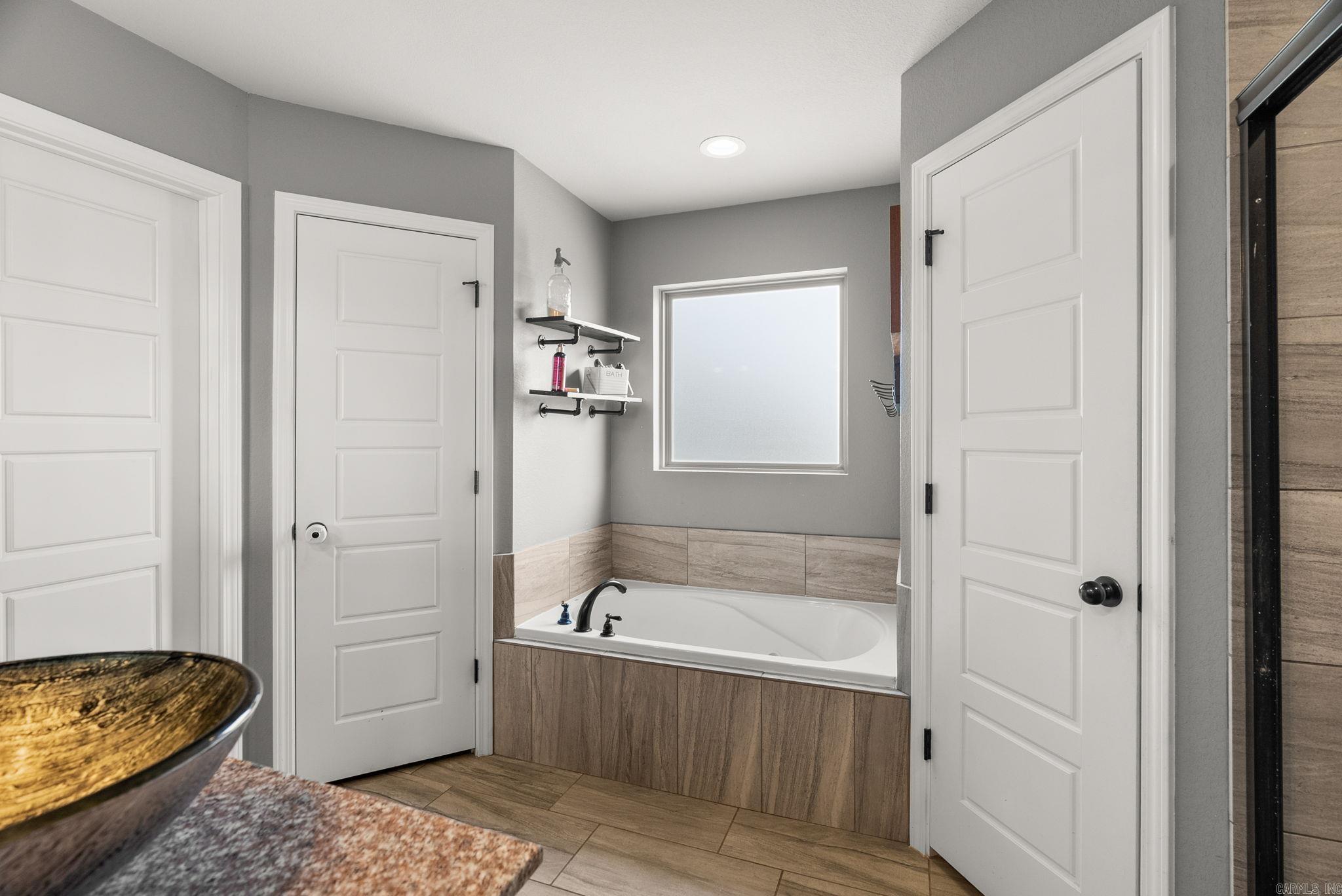 BOBWHITE - Residential