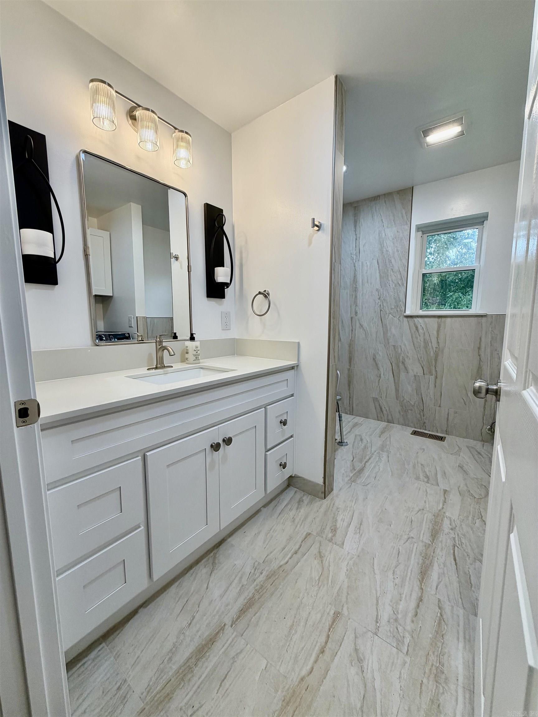 AYERS, HANK - Residential