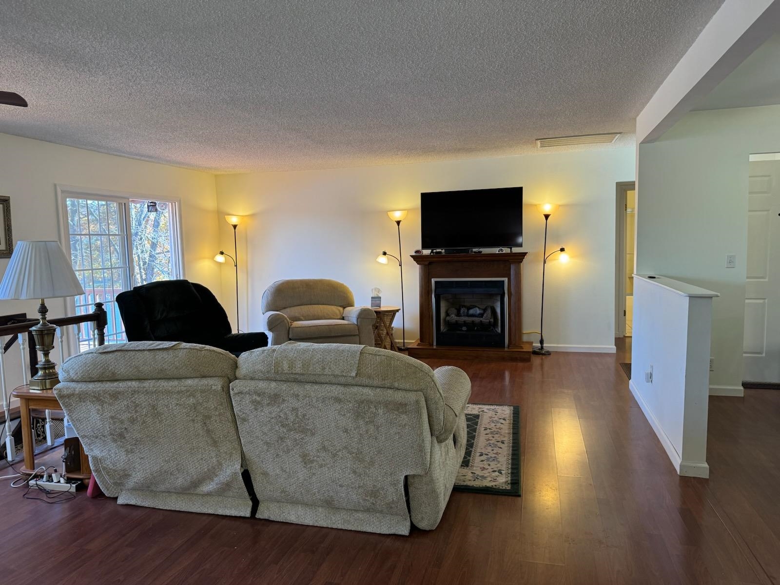 WEST LAKE - Residential