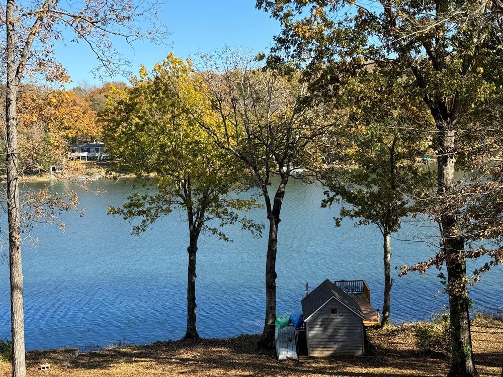 WEST LAKE - Residential