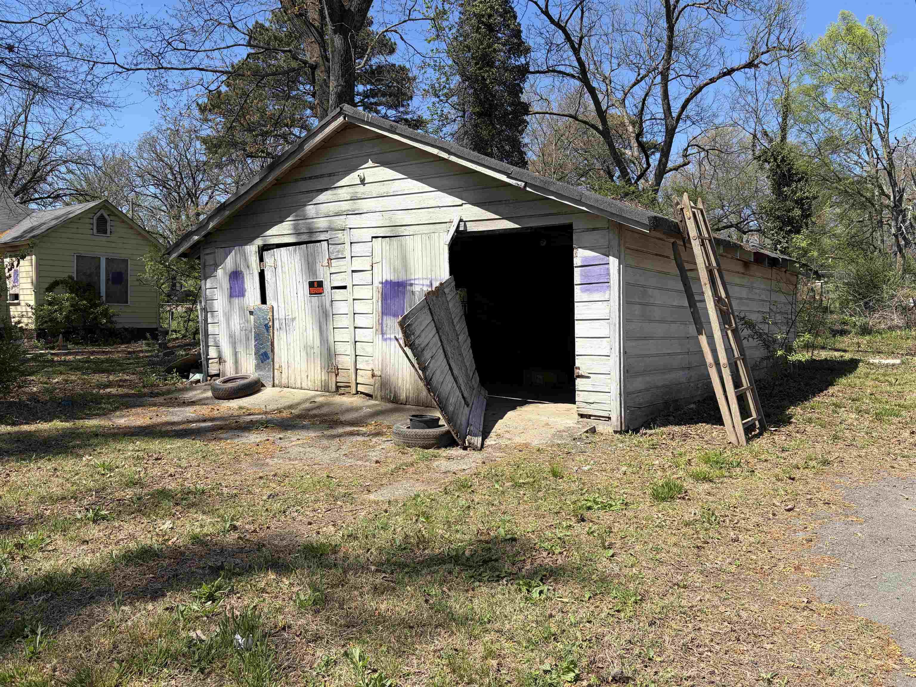 CHESTERFIELD SQUARE - Residential