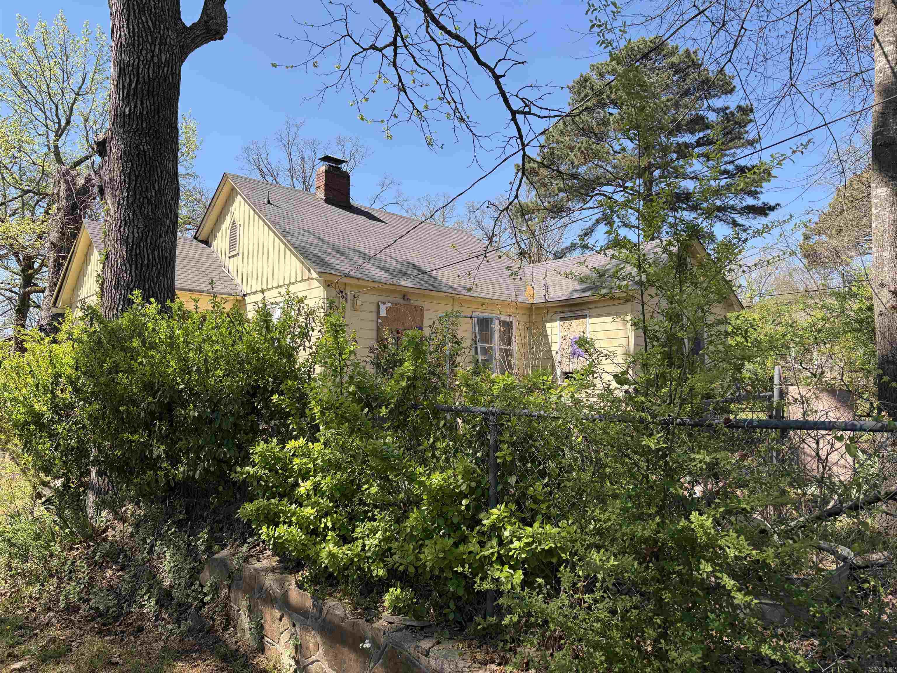 CHESTERFIELD SQUARE - Residential