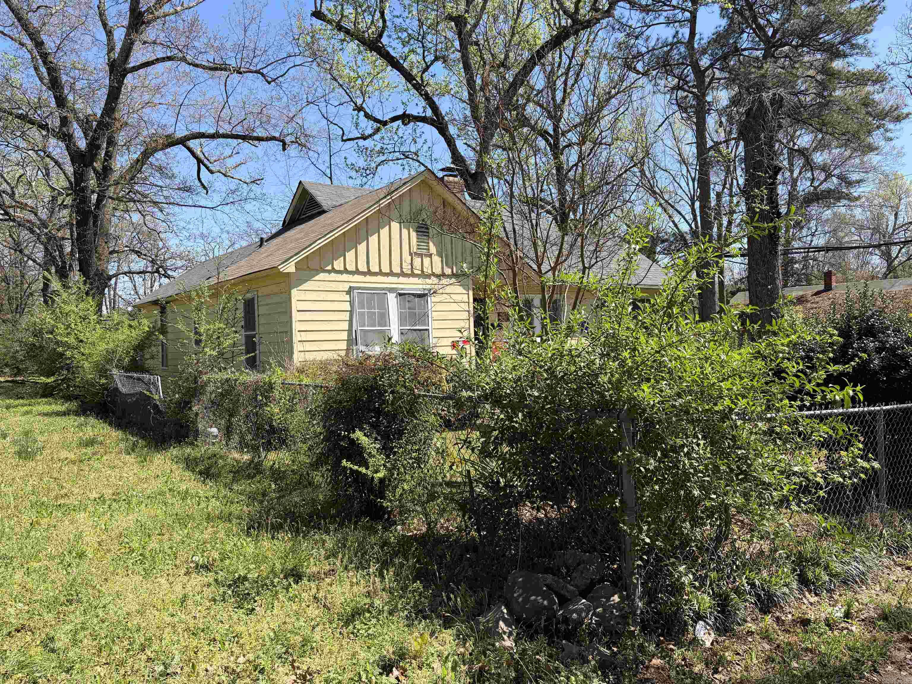 CHESTERFIELD SQUARE - Residential