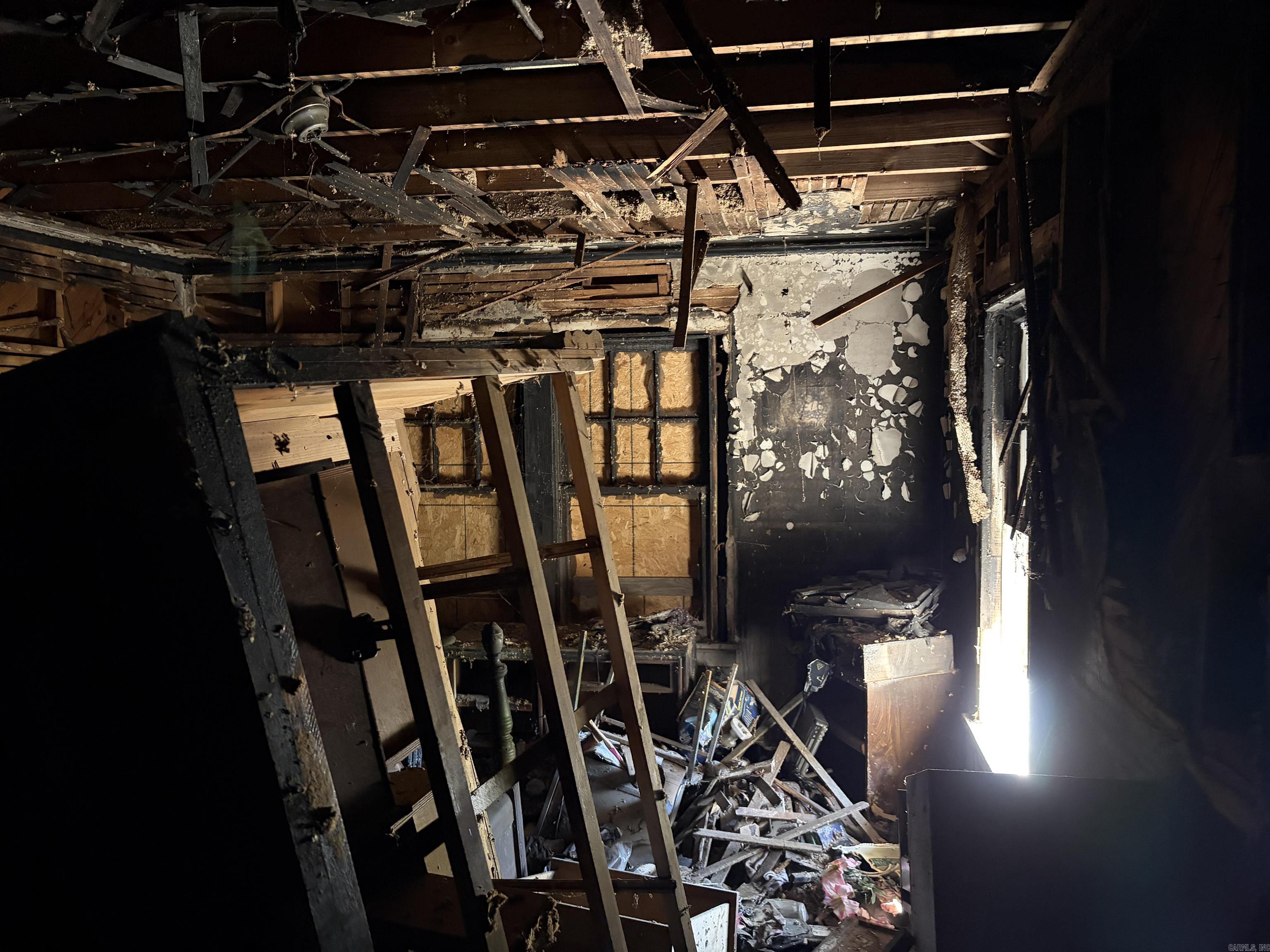 CHESTERFIELD SQUARE - Residential