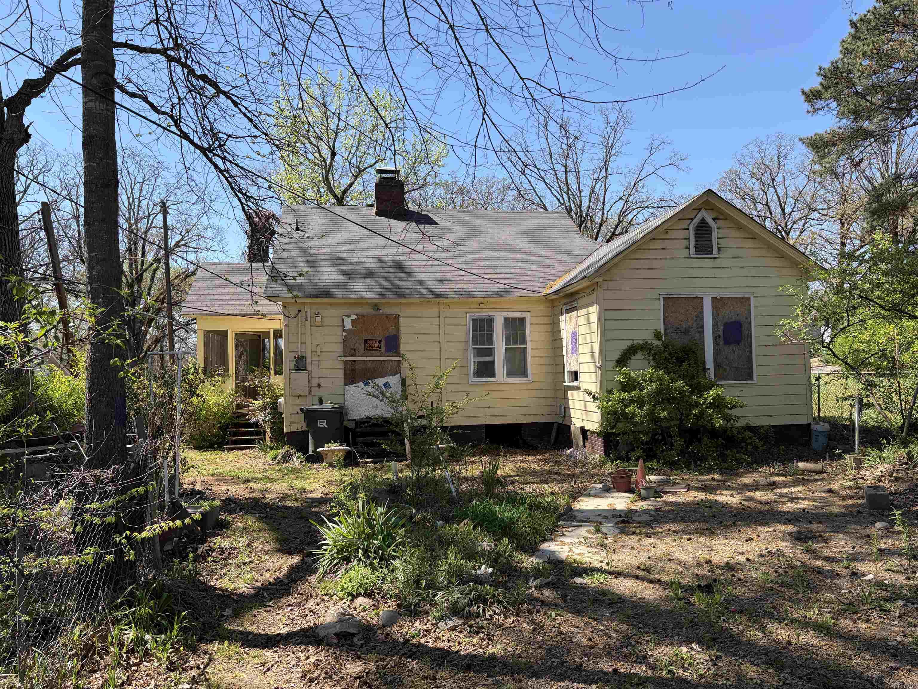 CHESTERFIELD SQUARE - Residential