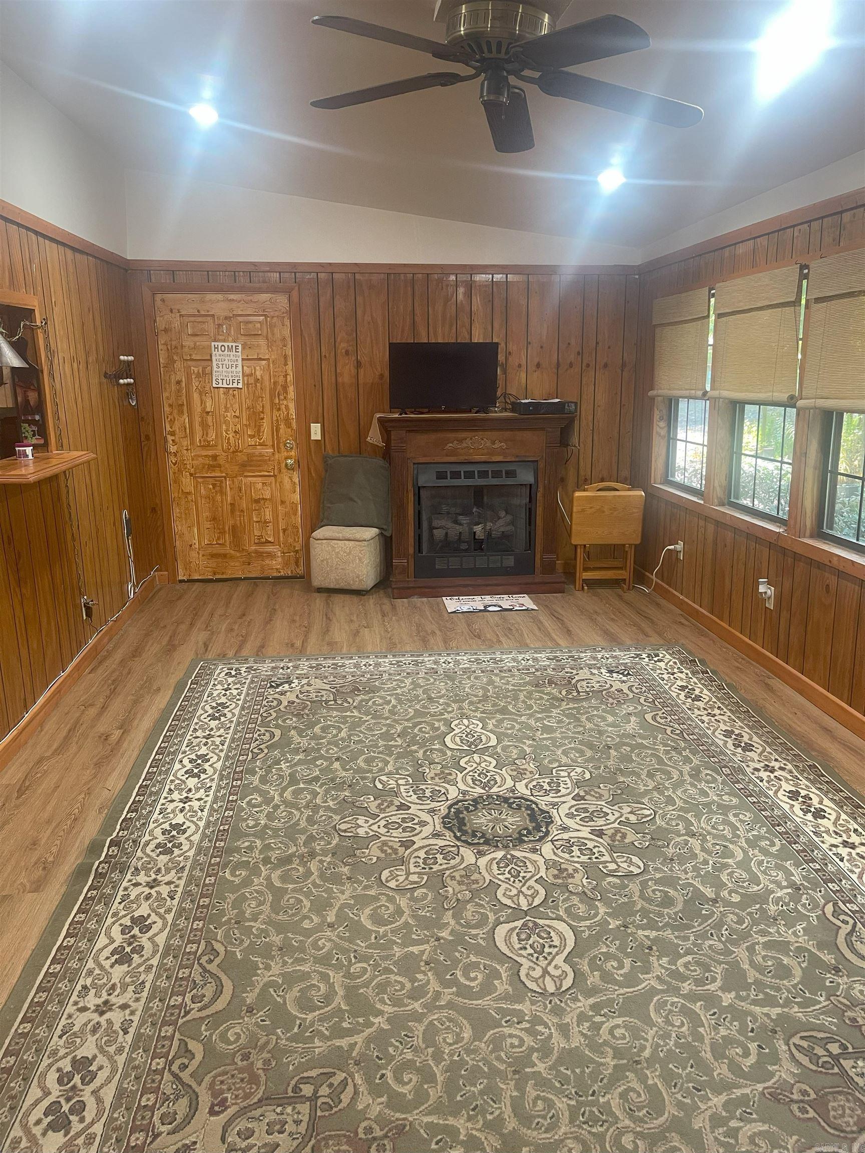 FRONTIER CANYON - Residential